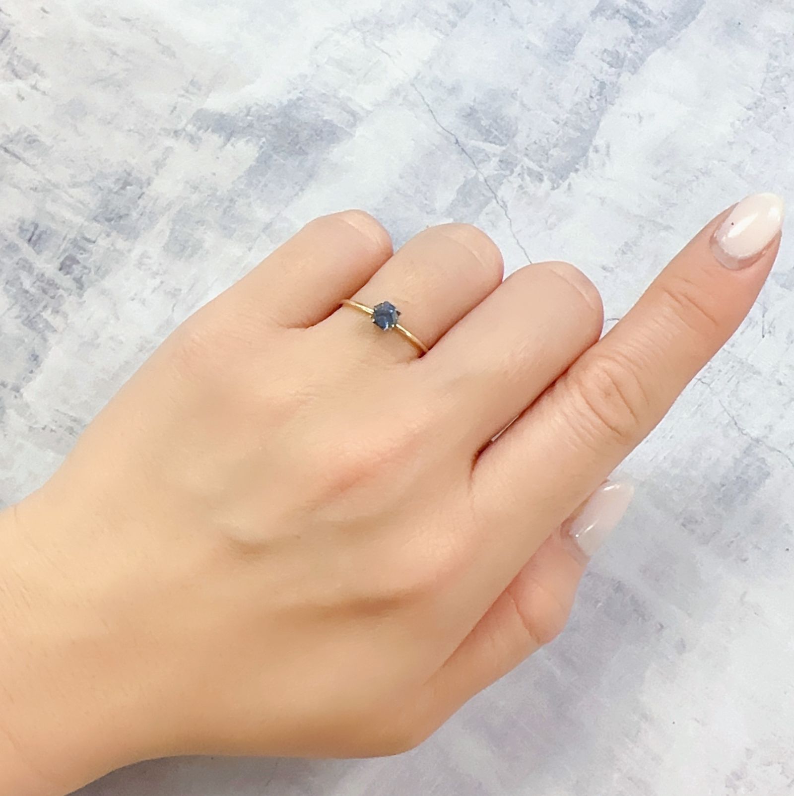 ◇ヘキサゴンカット◇グレイッシュブルースピネル(宝石名スピネル)ビルマ/マダガスカル産 0.41ct 識別済[230220654]4.2x4.1mm前後