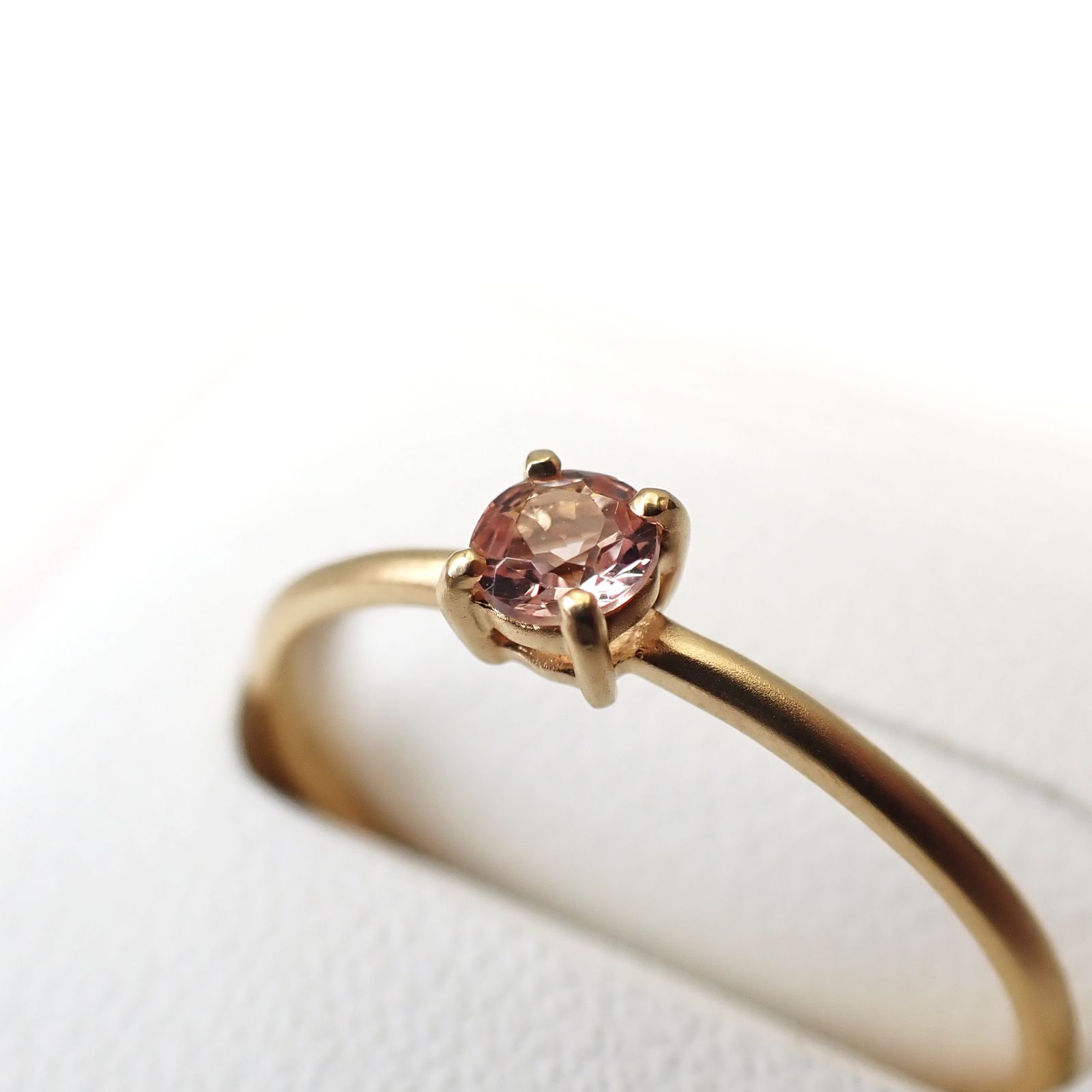 ◇K18リング◇ インペリアルトパーズ 0.15ct | ラウンド/つや消し仕上げ 3.5mm (15号 / アーム1.0mm) [241229433]