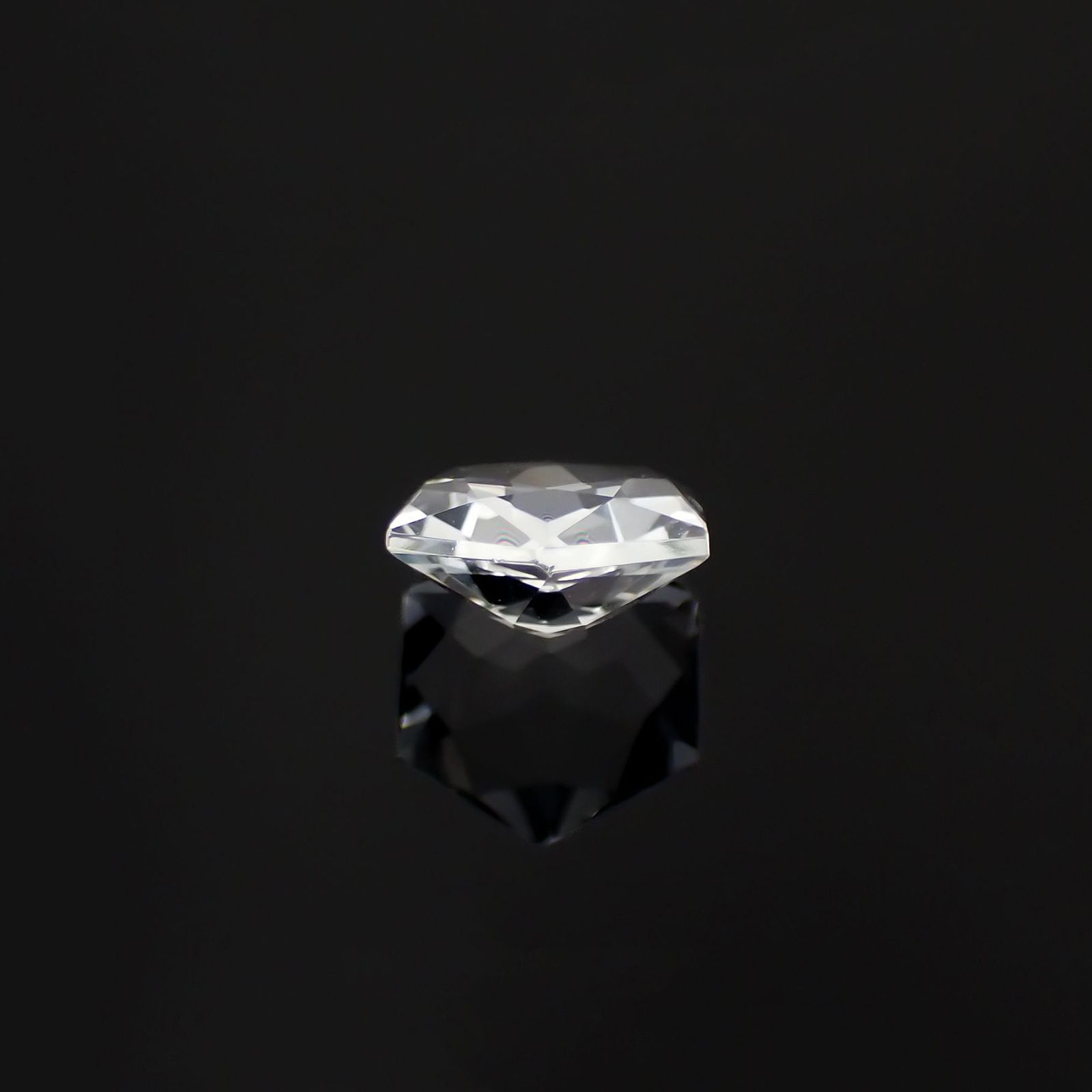 ◇ヘキサゴンカット◇ホワイトトパーズ ブラジル産 2.33ct[221119157]8x7.9mm前後