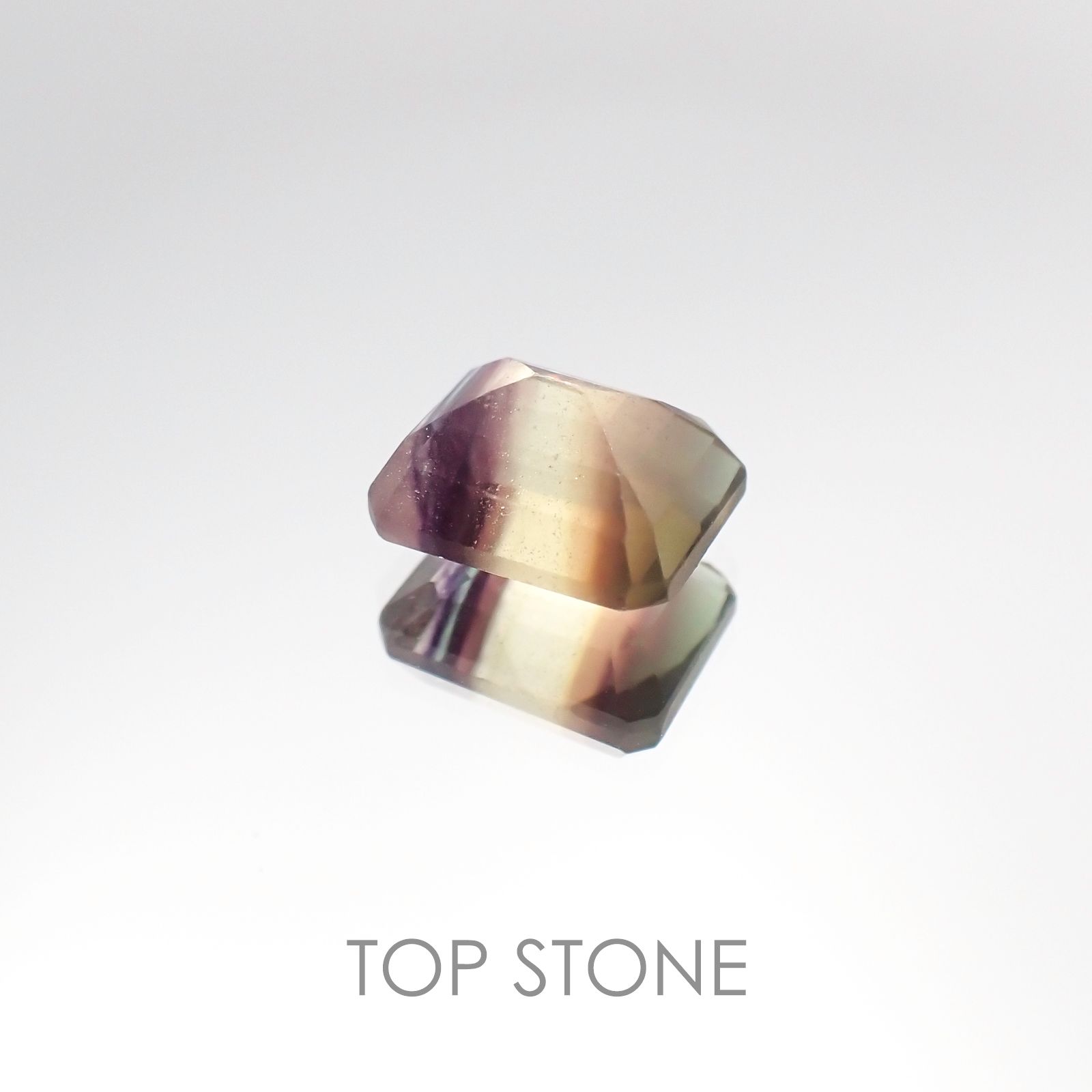 バイカラーフローライト ブラジル産 ルース 3ct[20106385]8.8×6.9mm前後