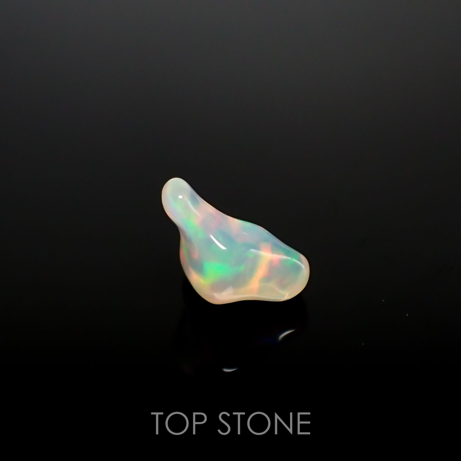 ◇バロック型◇エチオピアオパール エチオピア産 ルース 2.22ct[210611396]12.2×7.7mm前後