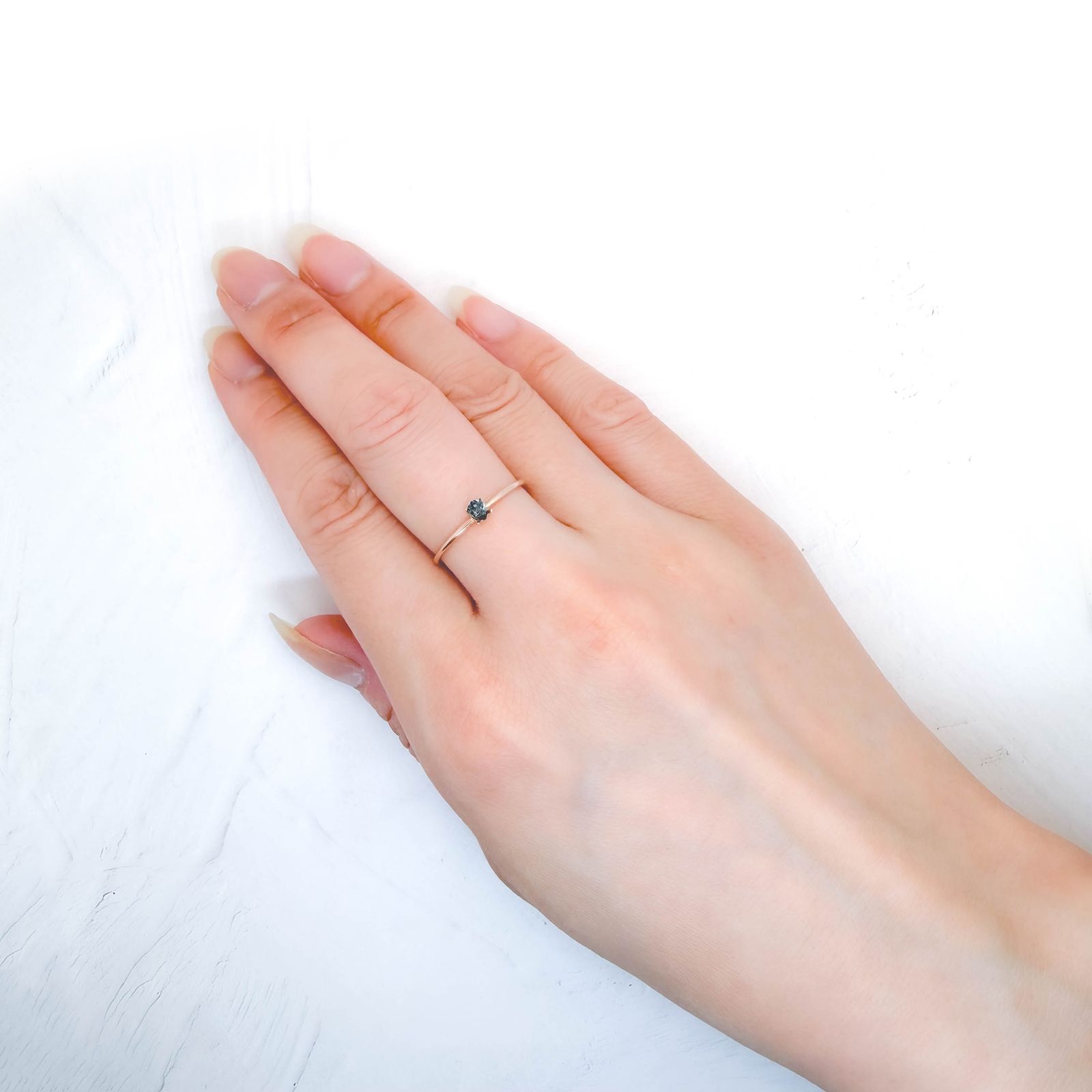 ベキリーブルーガーネット（カラーチェンジガーネット アレキタイプ） マダガスカル・ベキリー産 0.11ct / 3.5x2.7mm前後 [260732457]