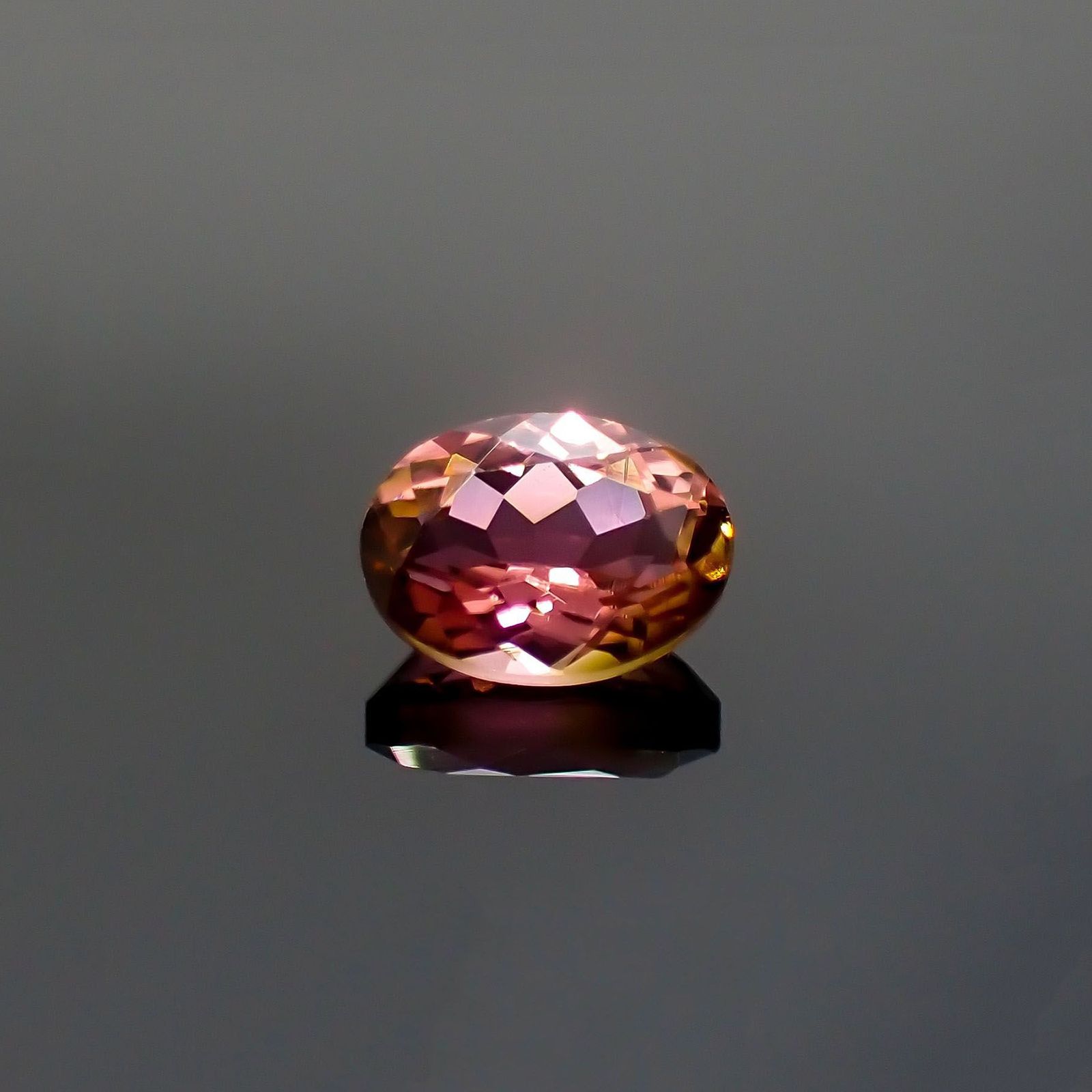ピンクトルマリン(宝石名ピンク・トルマリン) ブラジル/アフリカ産 0.95ct 識別済[251013558]7×5.1mm前後