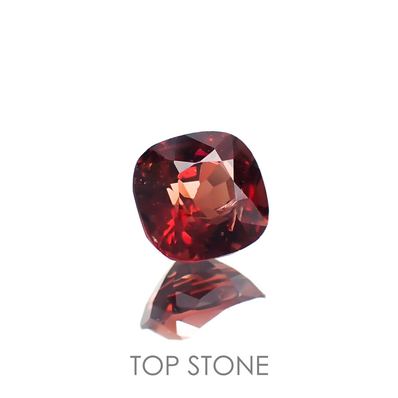 レッドスピネル(宝石名スピネル)ビルマ/マダガスカル産 1.05ct 識別済[220817540]5.9x5.7mm前後