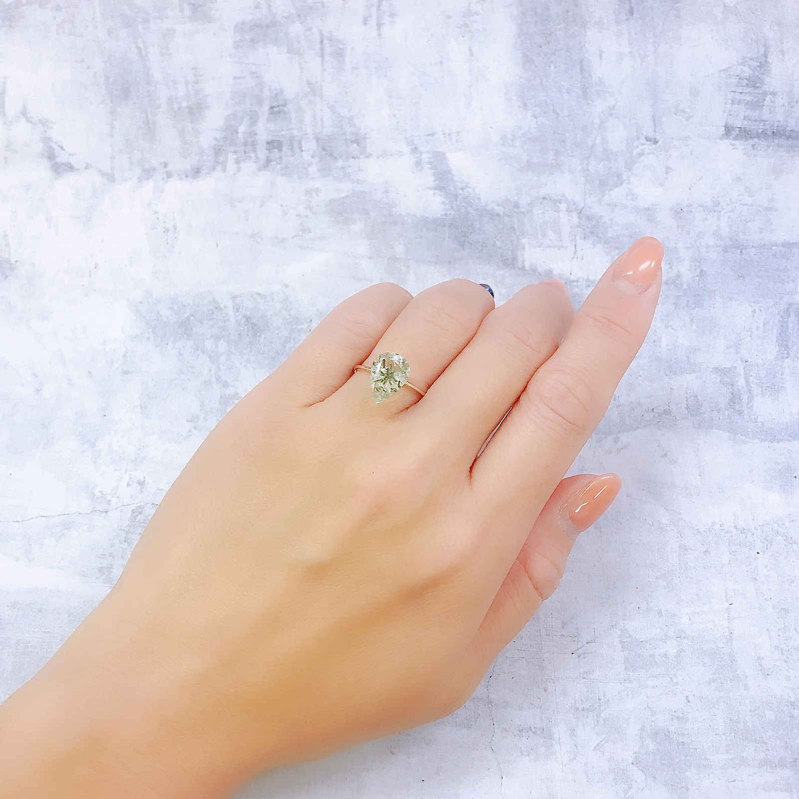 ヘデンベルジャイトインクォーツ インドネシア産 2.65ct[220917823]11.7x8.2mm前後