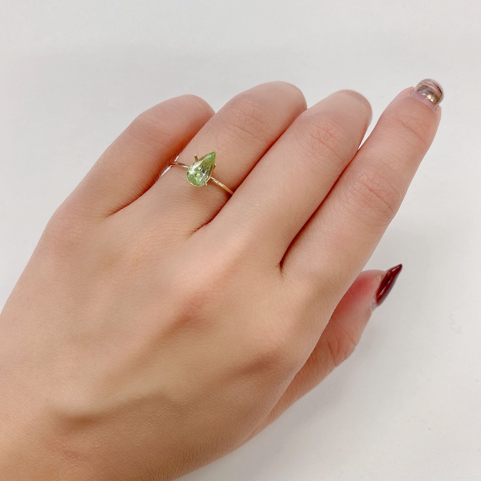 ミントガーネット(宝石名グリーン グロッシュラー・ガーネット) タンザニア産 1.09ct 識別済[20074260]8.9×5.1mm前後