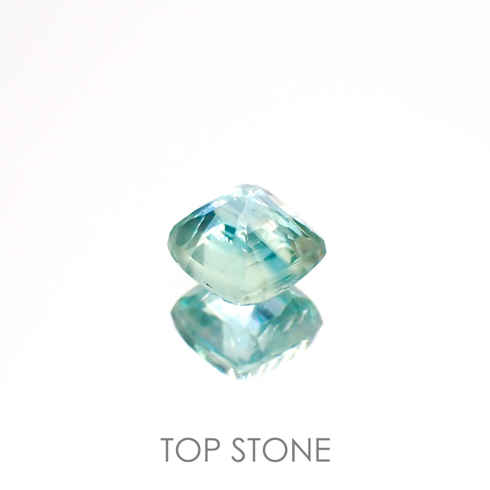 バイカラーカイヤナイト(宝石名カイヤナイト)ネパール産 0.98ct 識別済[220115365]5.1x5mm前後