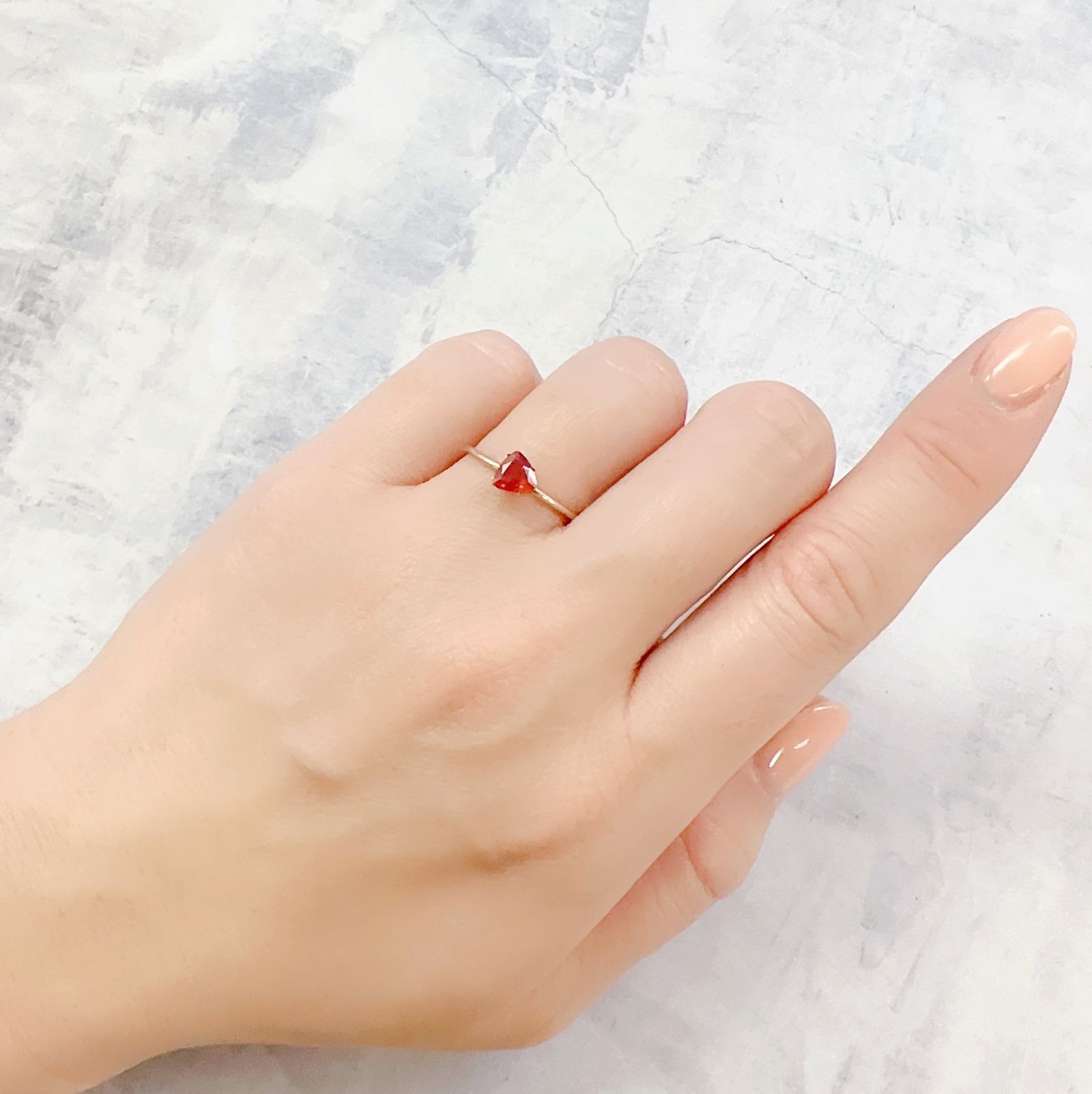 レッドラブラドライト(宝石名ラブラドライト)エチオピア産 0.38ct 識別済[230119970]5.1x5.5mm前後
