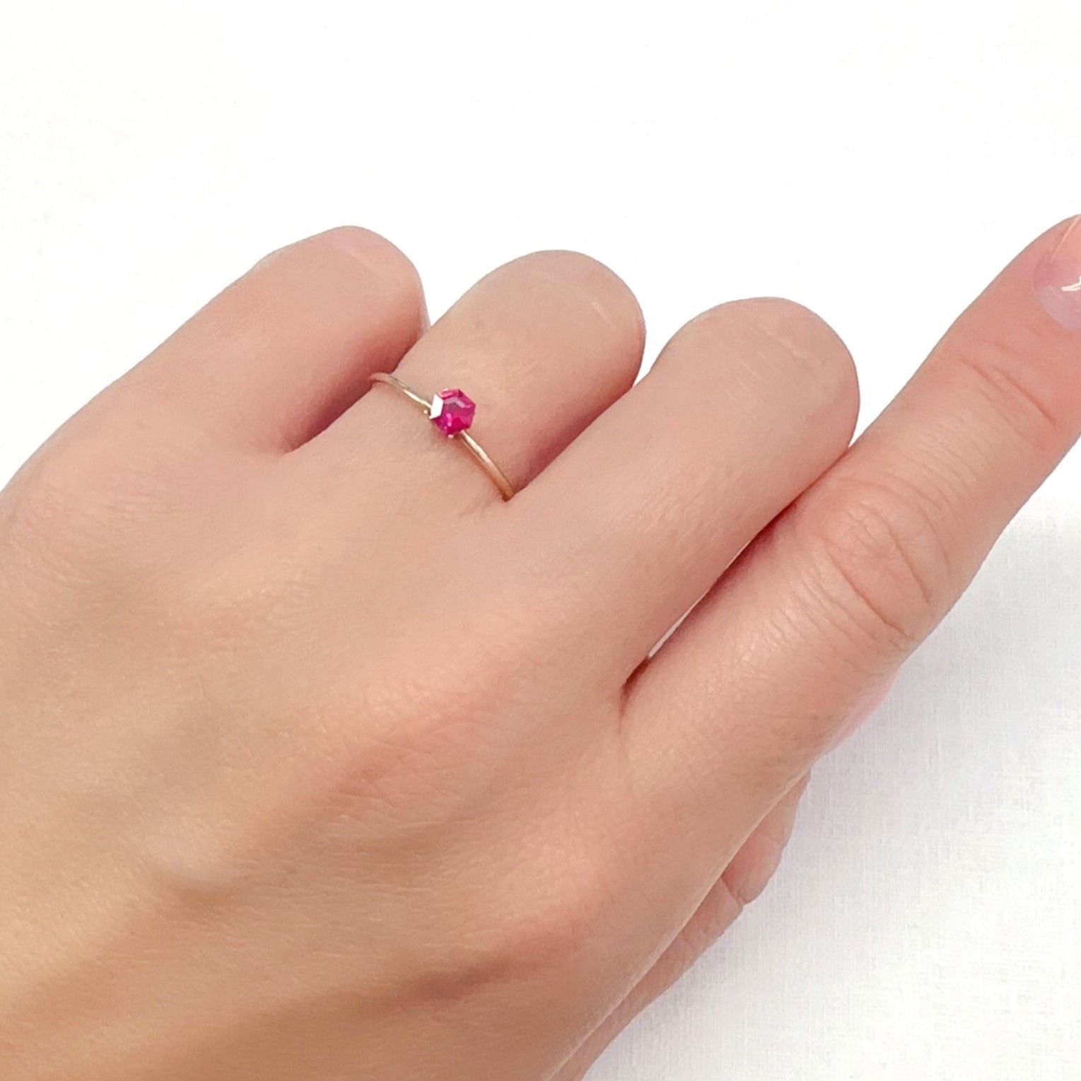 ◇ヘキサゴンカット◇ルビー 非加熱 モザンビーク産 0.22ct[240427111]3.6x3.5mm前後