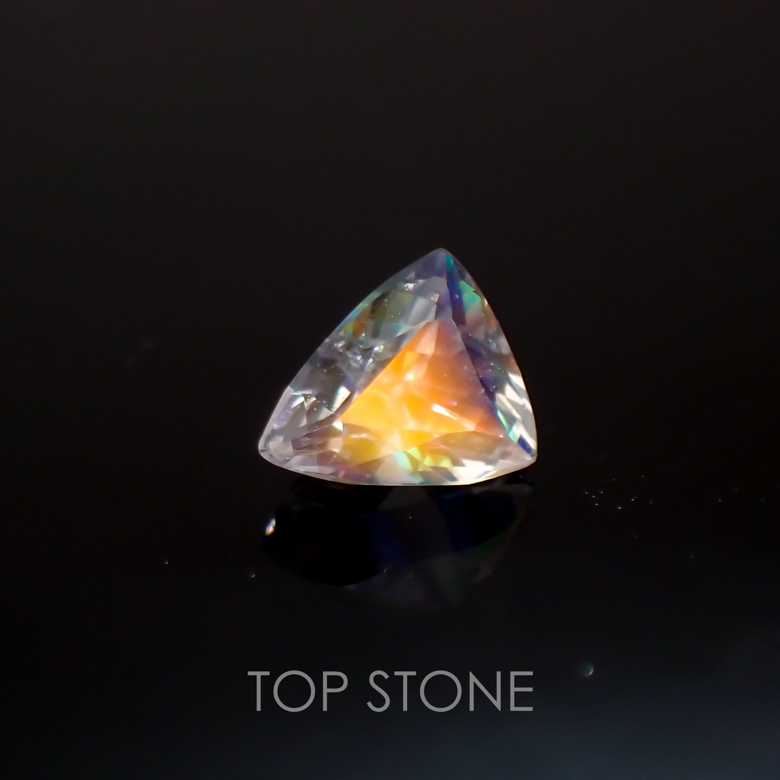 マダガスカル産レインボームーンストーン1.62ct - IRODORI STONE