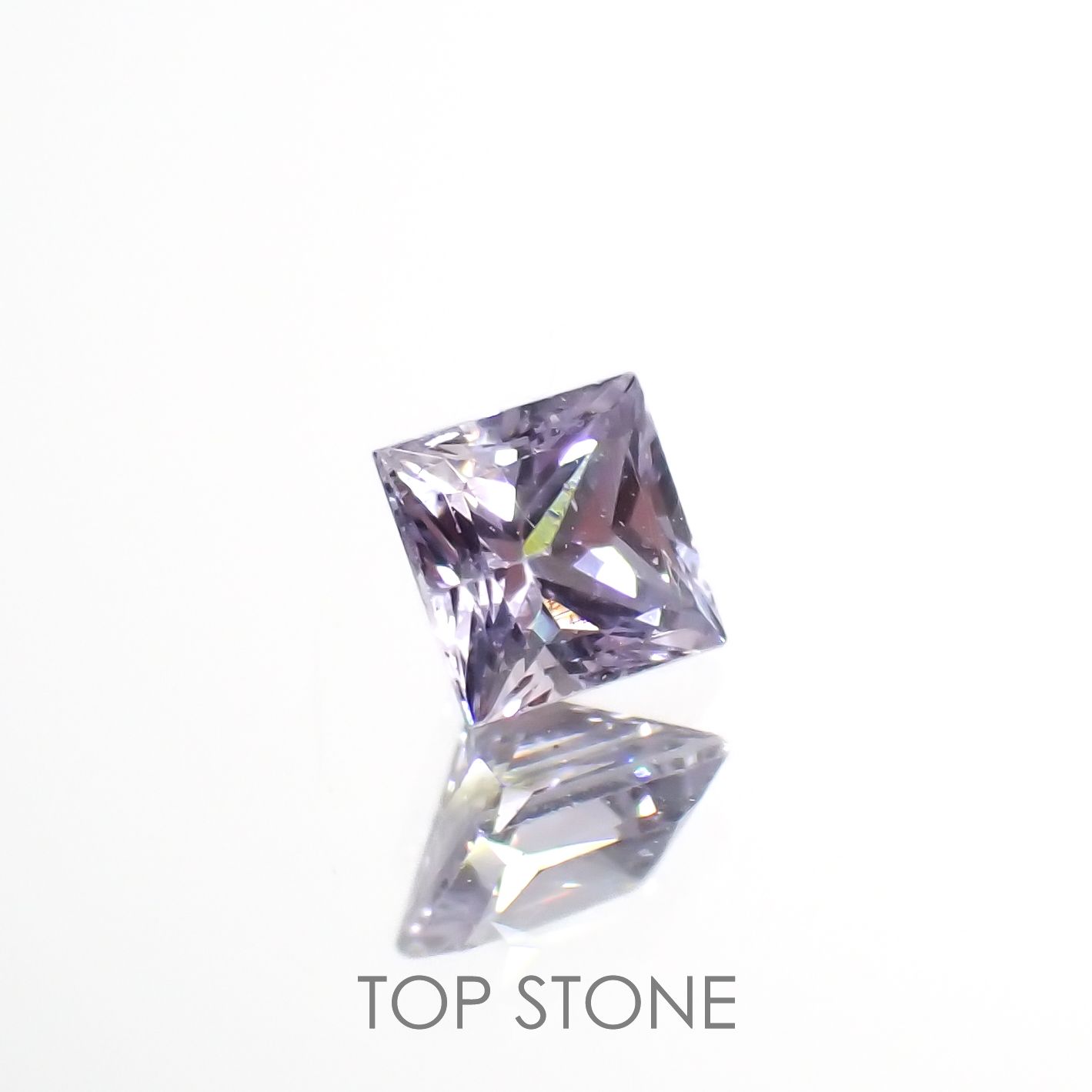 ◇プリンセスカット◇アイスラベンダーサファイア(宝石名サファイア)東アフリカ産 0.18ct 識別済[220817375]2.9x2.9mm前後