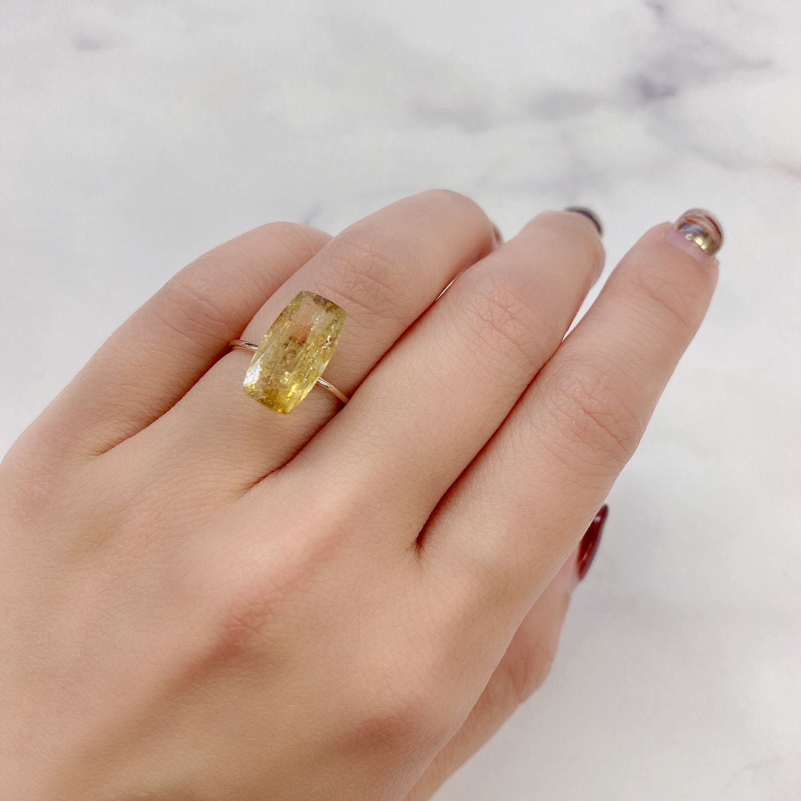 インペリアルトパーズ(宝石名イエロー・トパーズ) ブラジル産 4.406ct ソ付(彩珠)[20021940]14.5×8mm前後