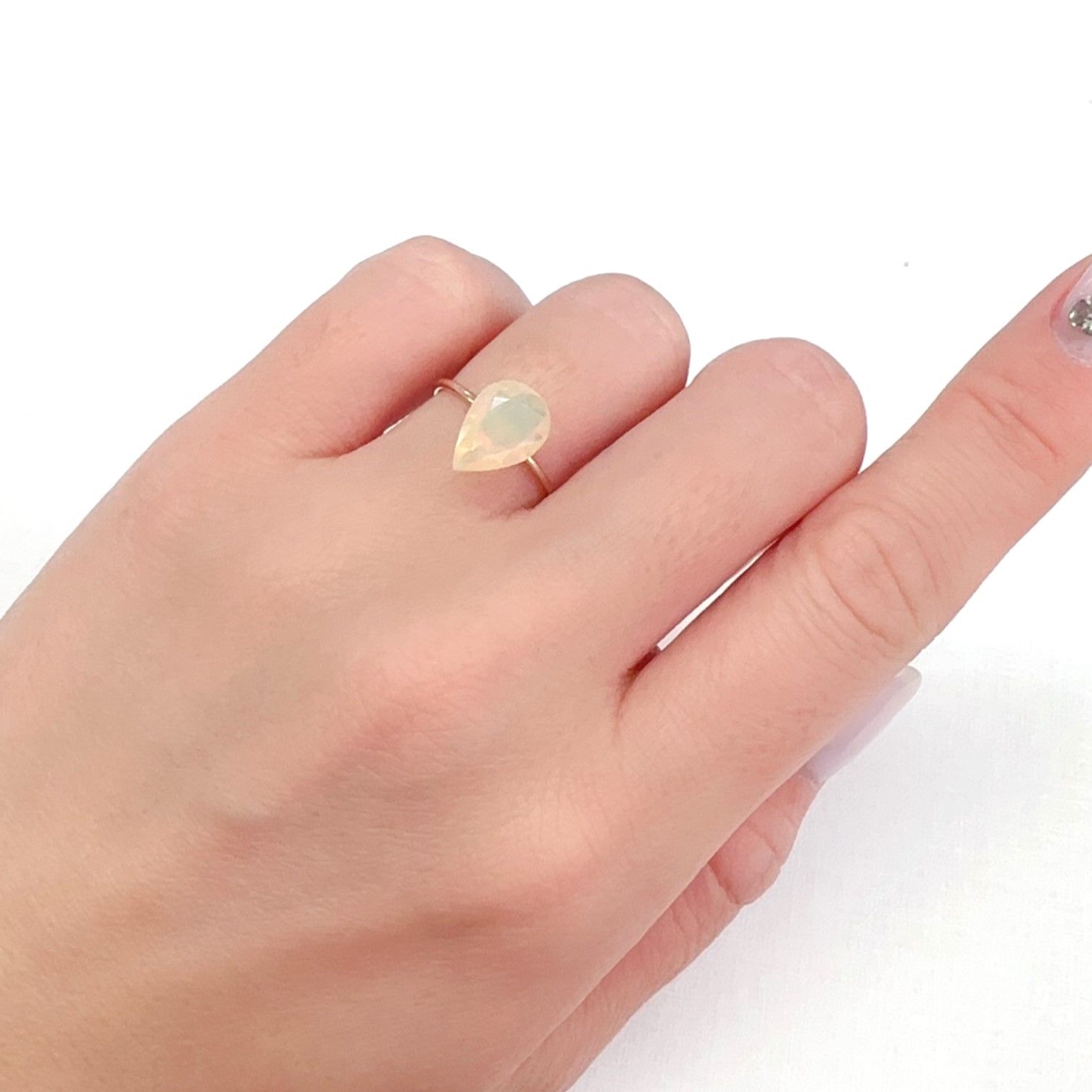 エチオピアオパール エチオピア産 1.28ct[231224635]10.9x7.6mm前後