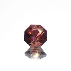 ◇オクタゴンカット◇レッドジルコン(宝石名ジルコン)スリランカ/カンボジア産 0.76ct 識別済[221018492]4.9x4.9mm前後