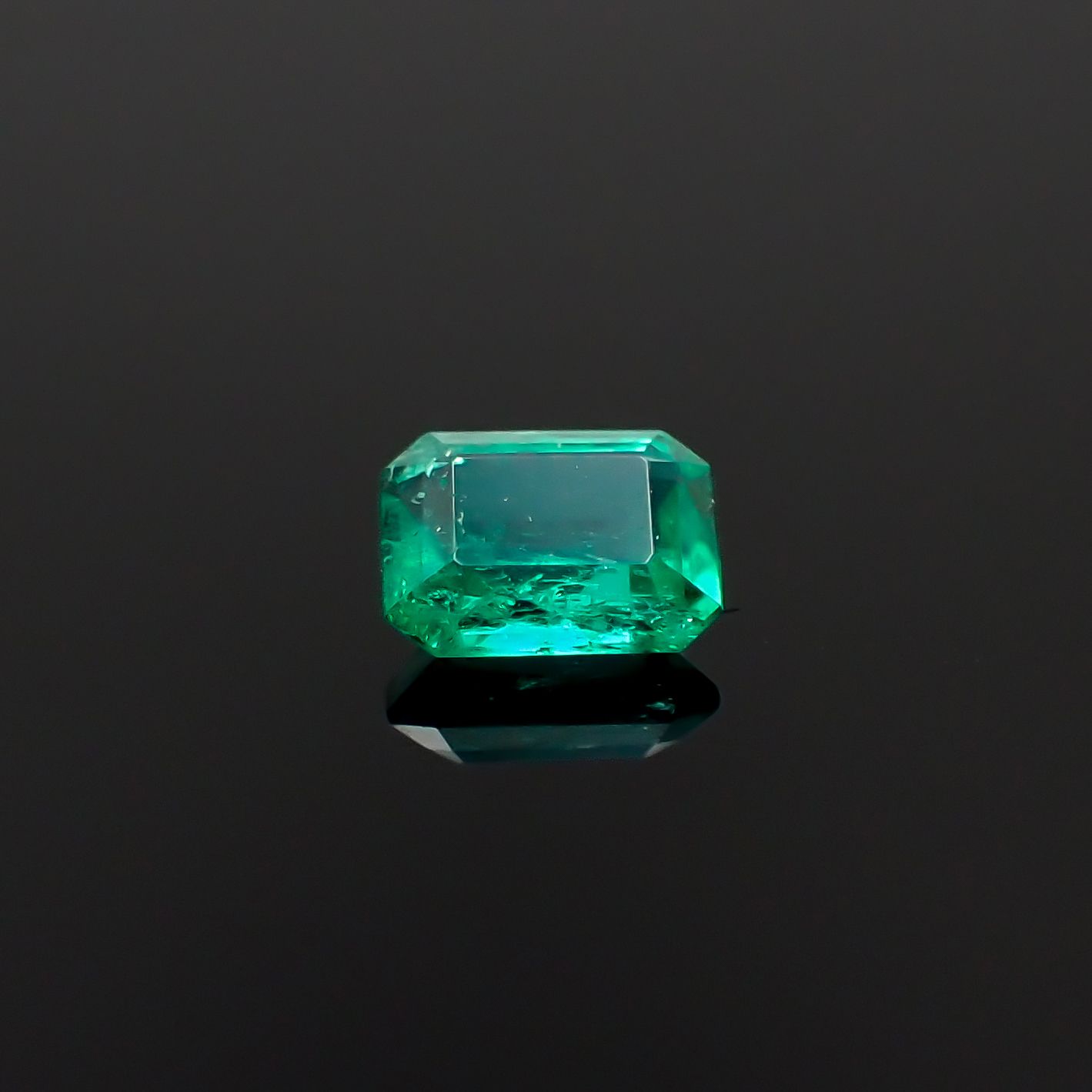 エメラルド コロンビア産 0.19ct[240427233]4.1x3.2mm前後
