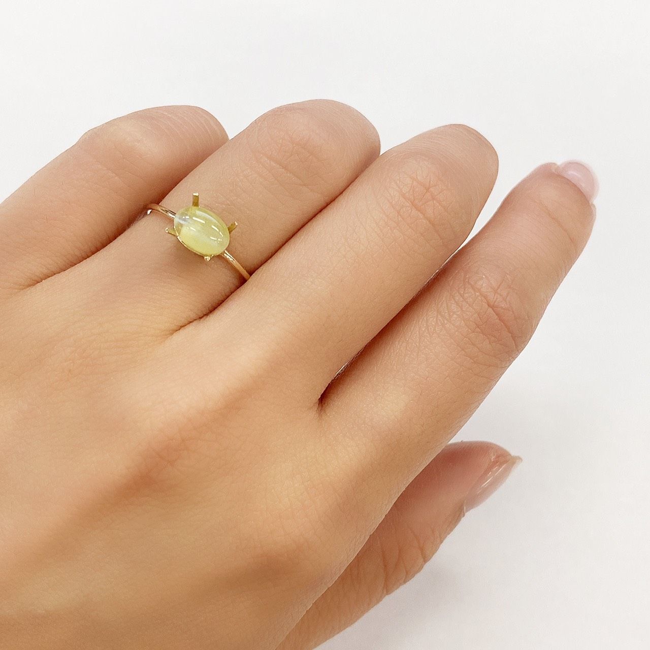 クリソベリルキャッツアイ(宝石名クリソベリル・キャッツアイ) スリランカ産 1.835ct ソ付(彩珠)[210711481]7.5×5.1mm前後