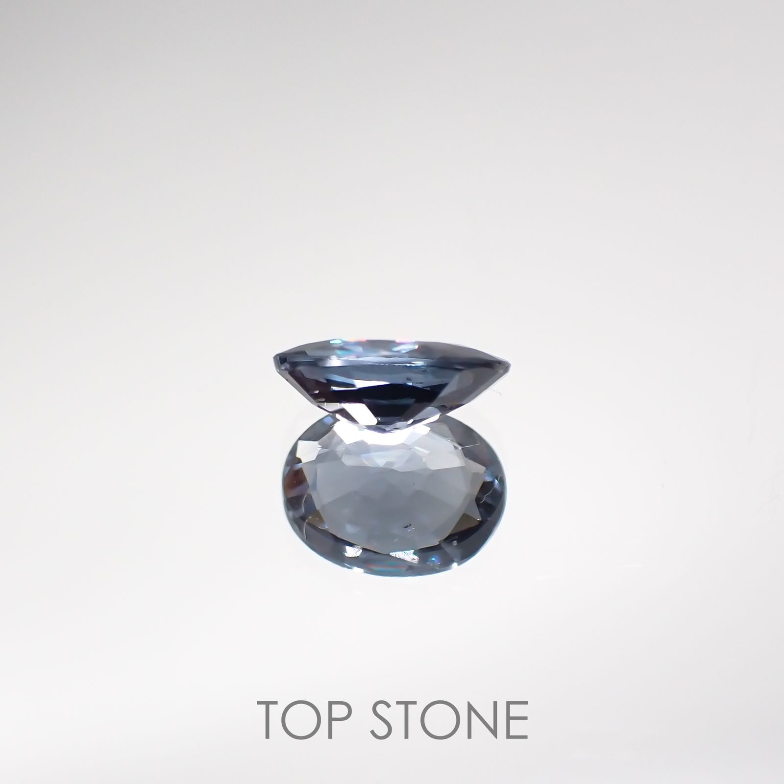 カラーチェンジガーネット(アレキタイプ) マダガスカル・ベキリー産 ルース 0.64ct[210711810]6.3×4.9mm前後