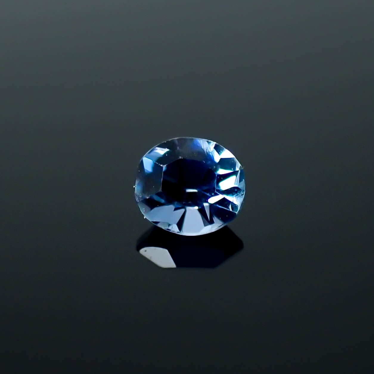 タトゥーアクアマリン ブラジル・ミナスジェライス州タトゥー鉱山産 0.14ct[240226071]3.4x3.1mm前後