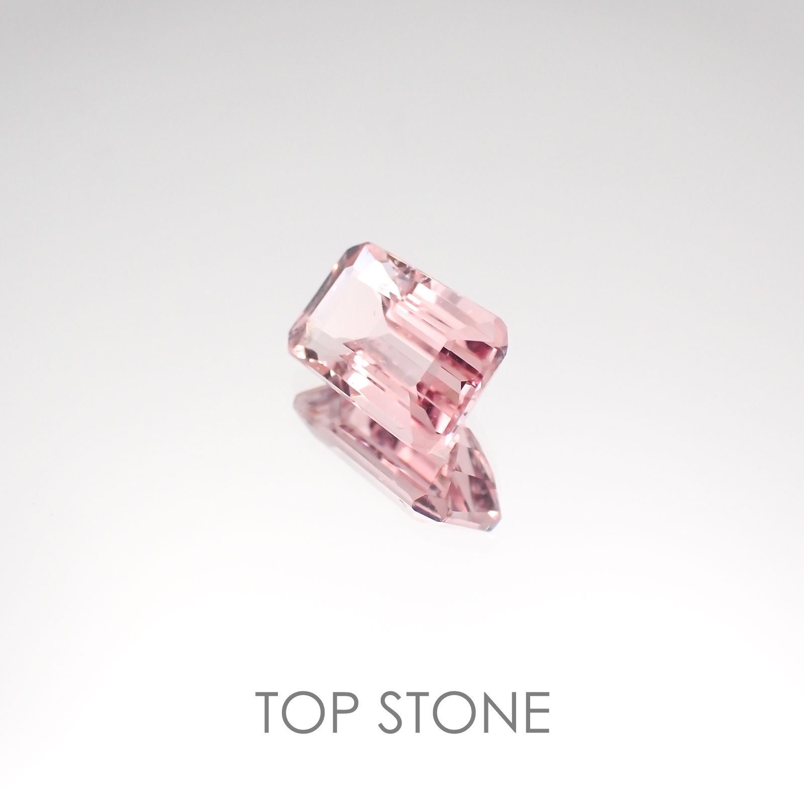 モルガナイト(宝石名モルガナイト) ナイジェリア産 1.36ct 識別済[20117409]8.6×5.4mm前後