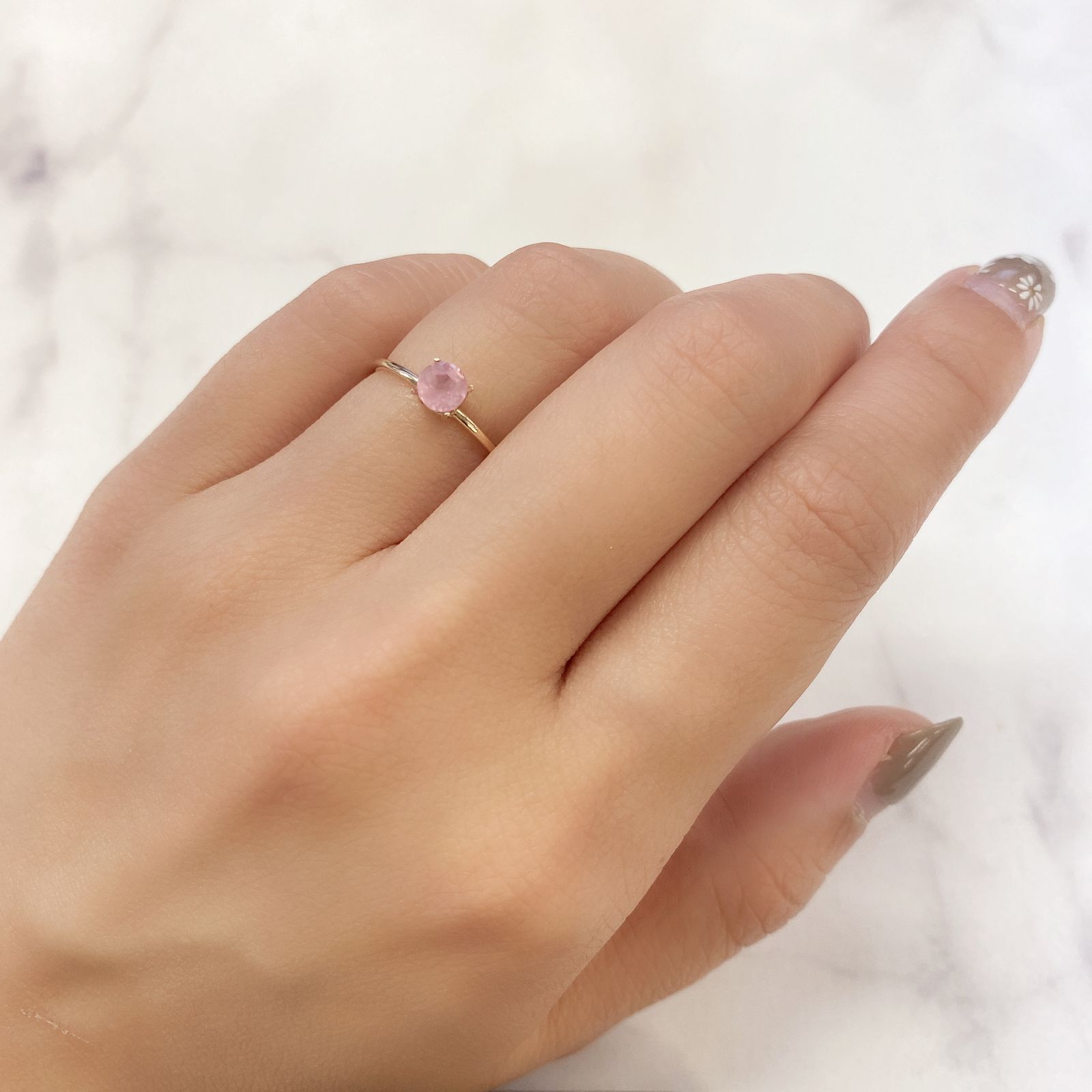 シルキーピンクスピネル(宝石名ピンク・スピネル) タンザニア産 0.46ct 識別済[210812909]4.4×4.4mm前後