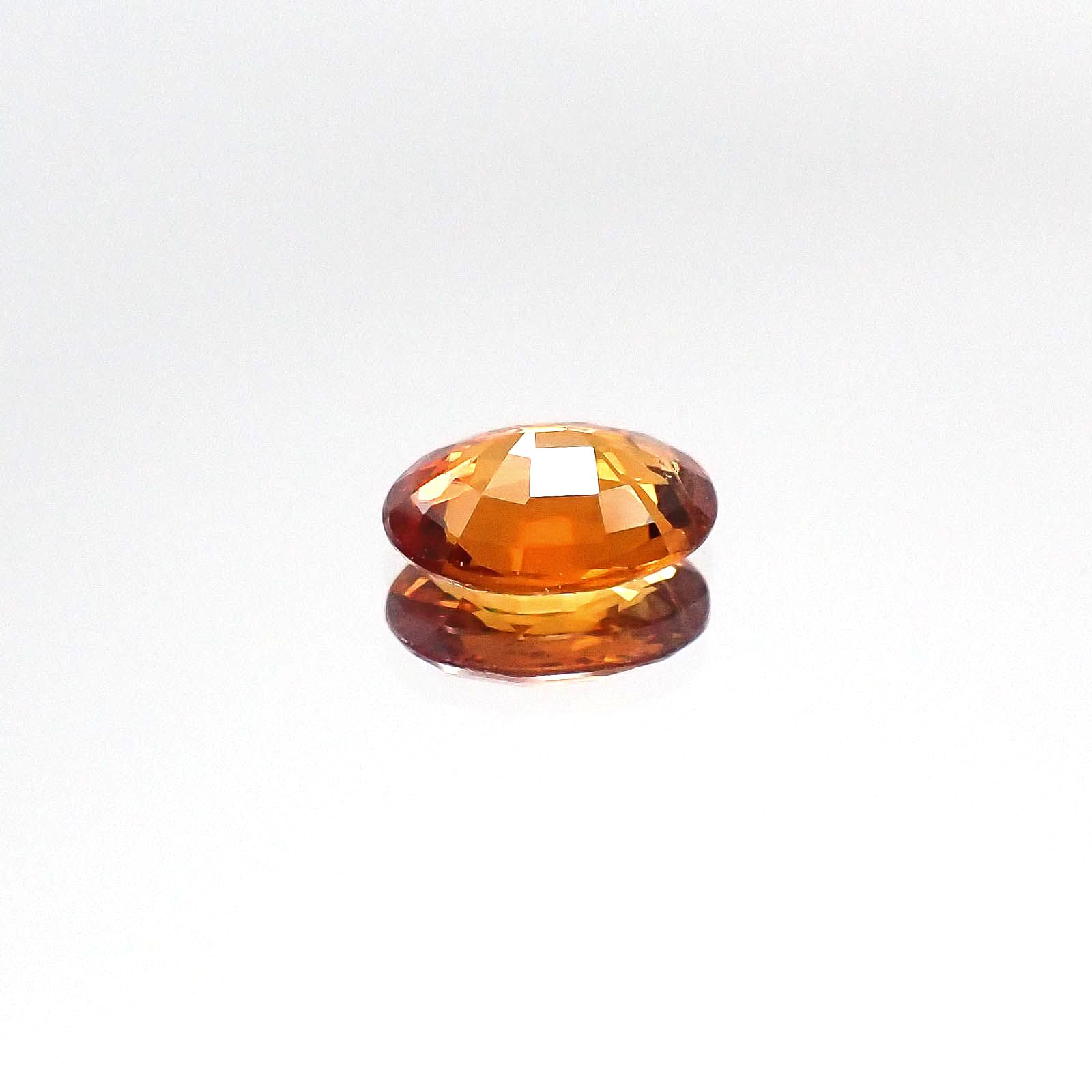 スペサルティンガーネット マンダリンオレンジカラー(宝石名スペサルティン・ガーネット)ナイジェリア産 0.88ct 識別済[231023855]7.1x5.3mm前後