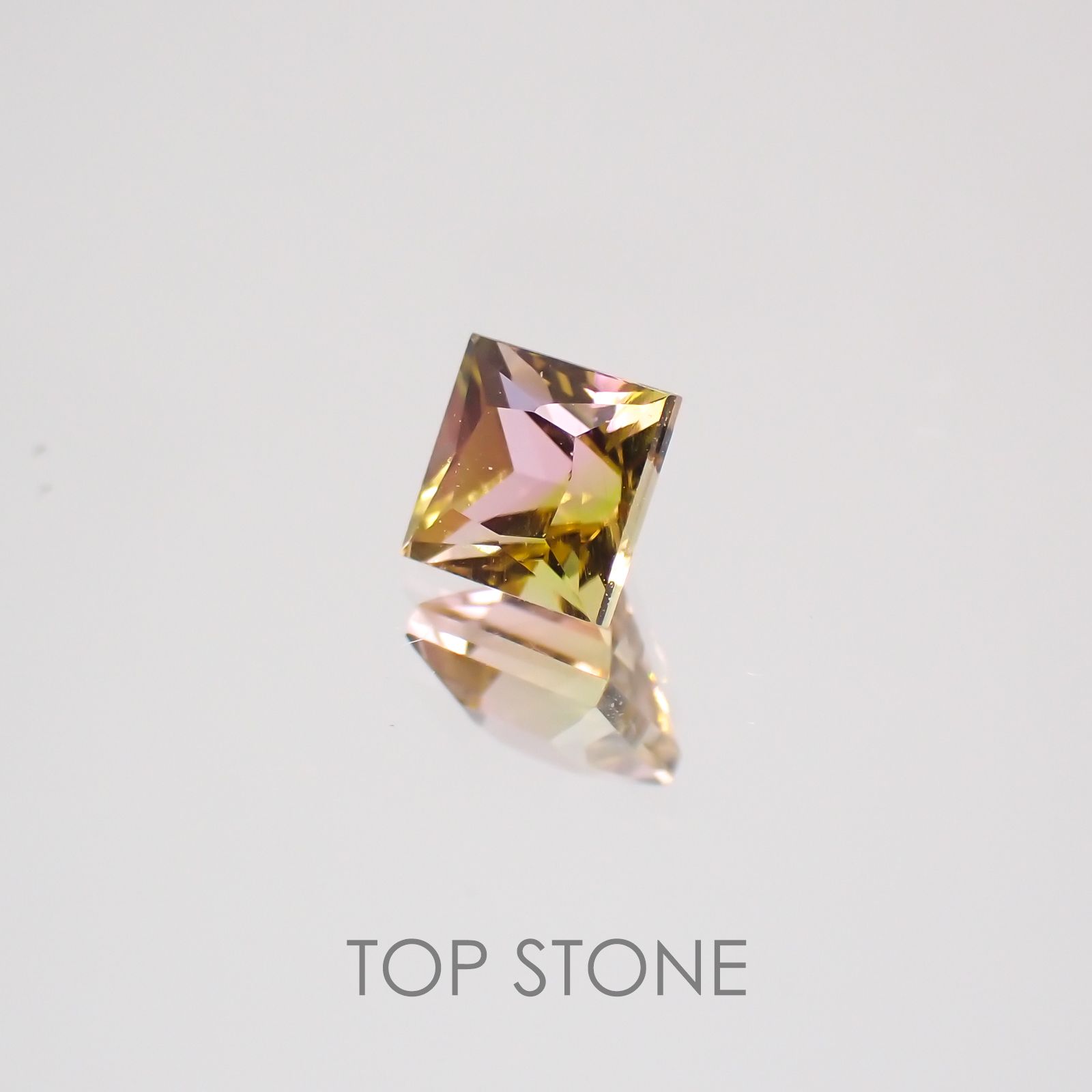 ◇プリンセスカット◇バイカラートルマリン ブラジル産 ルース 0.5ct[21018908]4.1×4.1mm前後