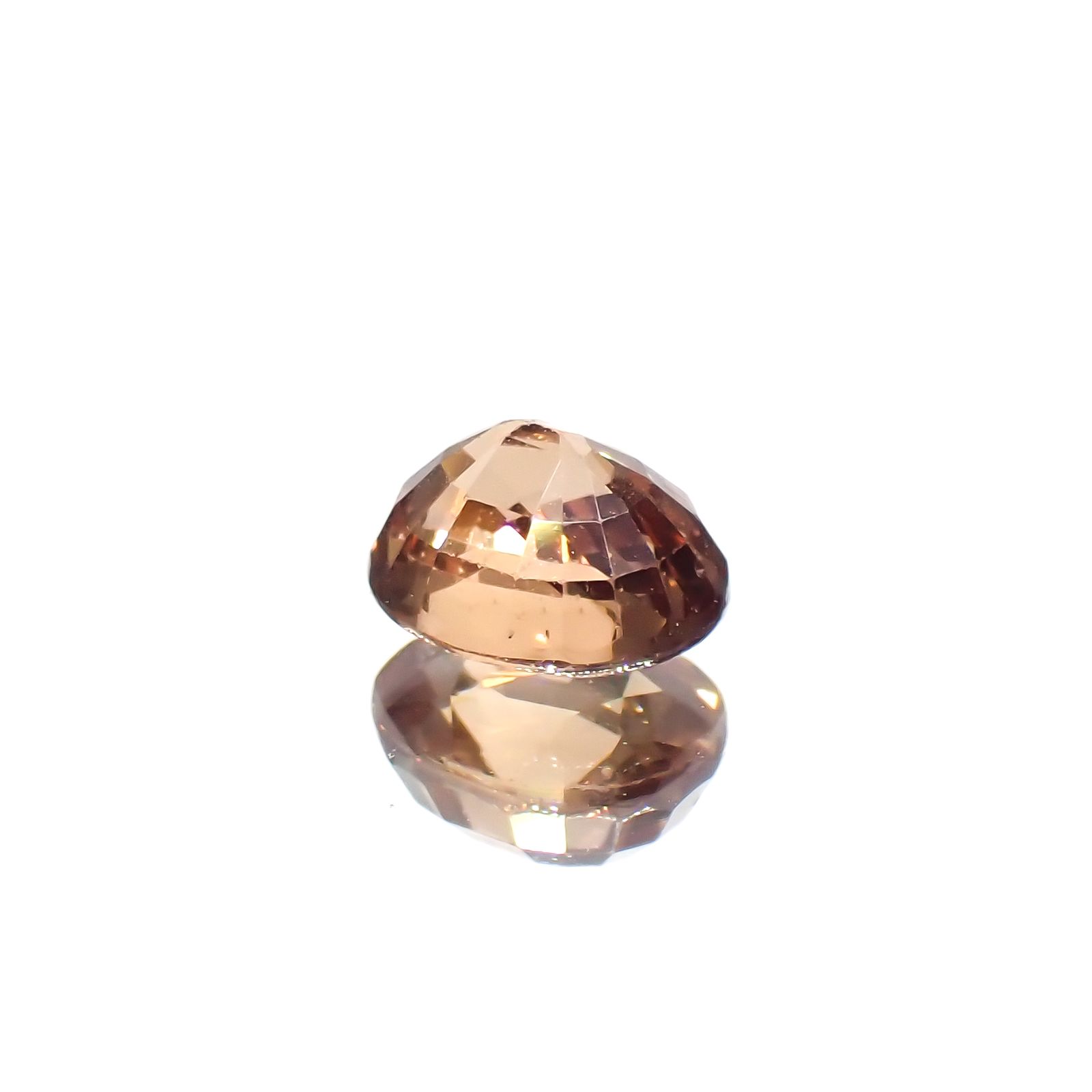 カラーチェンジマラヤガーネット(宝石名ガーネット)タンザニア産 1.00ct 識別済[230421639]6x5.1mm前後