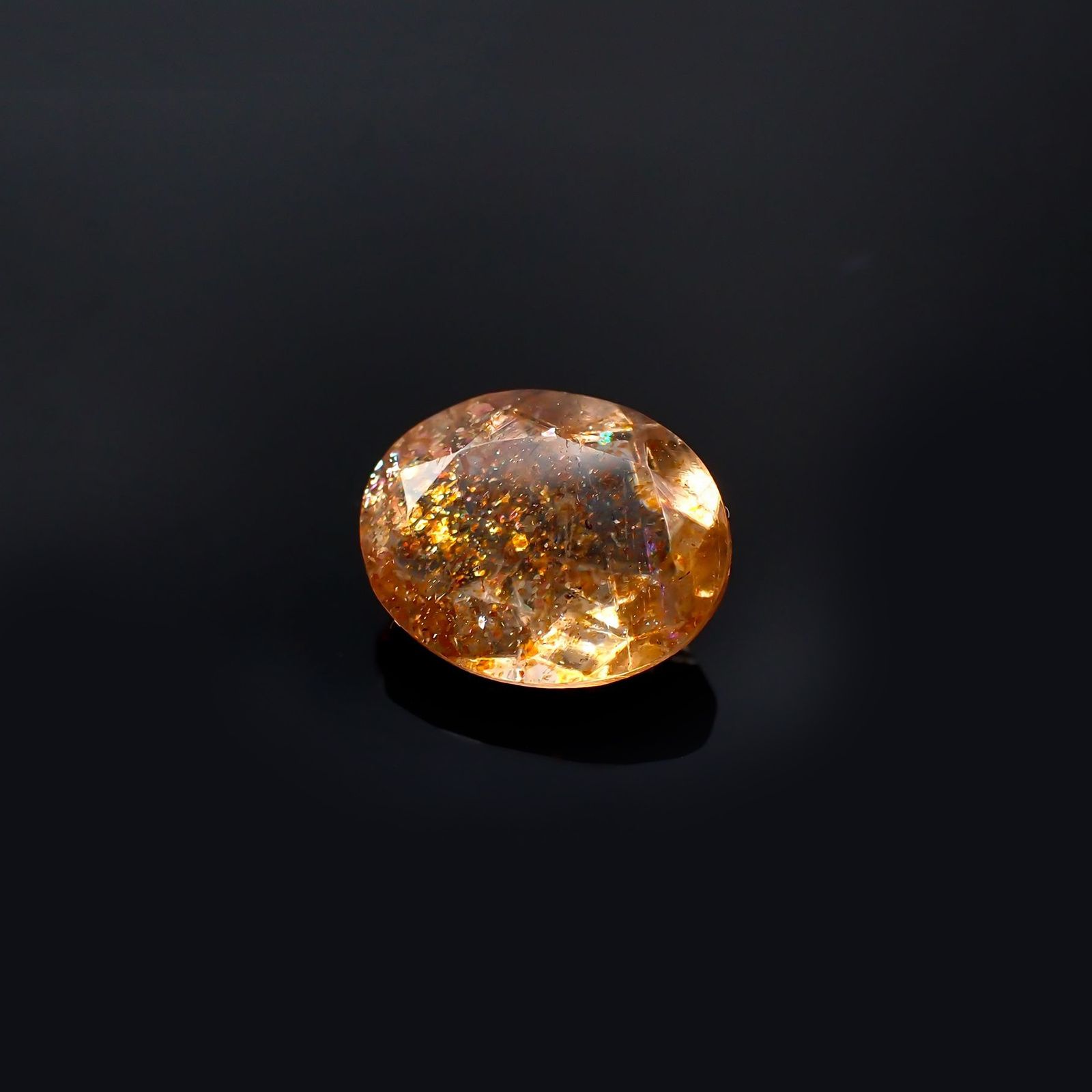 イリュージョンサンストーン インド産 1.73ct / 9.1x7.3mm前後 [221219255]