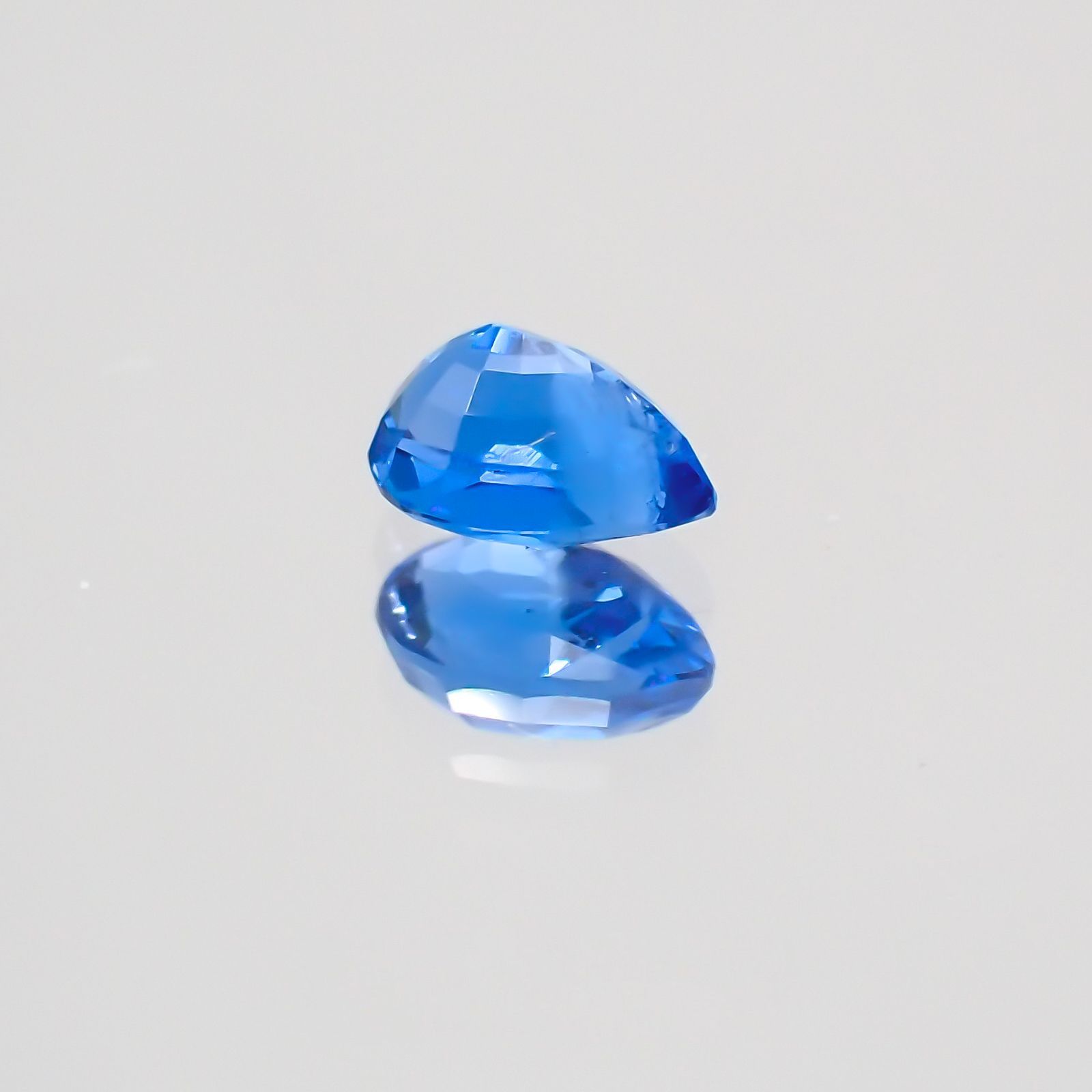 アウイナイト ドイツ産 ルース 0.2ct[210210029]4.6×3.3mm前後