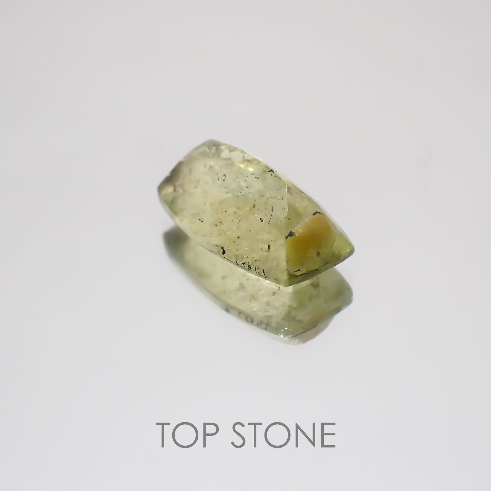 イエローベリル(宝石名イエロー・ベリル) ブラジル産 2.93ct 識別済[19111559]12×6.7mm前後