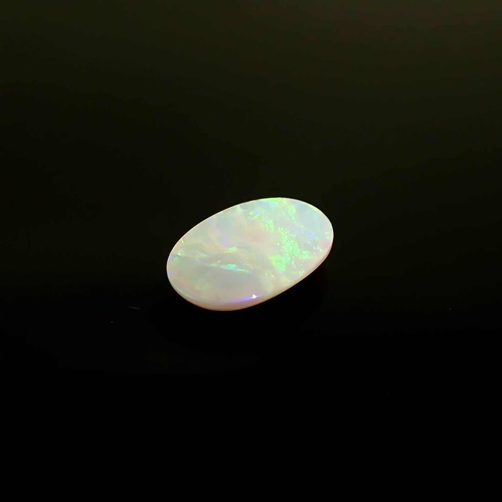 オパール オーストラリア産 2.70ct / 14.9x10.3mm前後 [231225217]