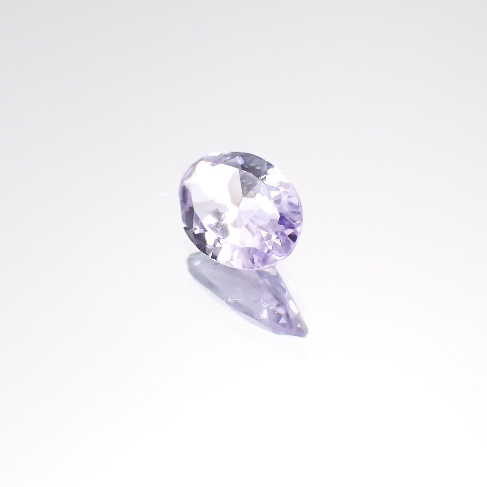 ラベンダーゾイサイト(宝石名ゾイサイト)タンザニア産 0.36ct 識別済[231124104]6.1x3.9mm前後
