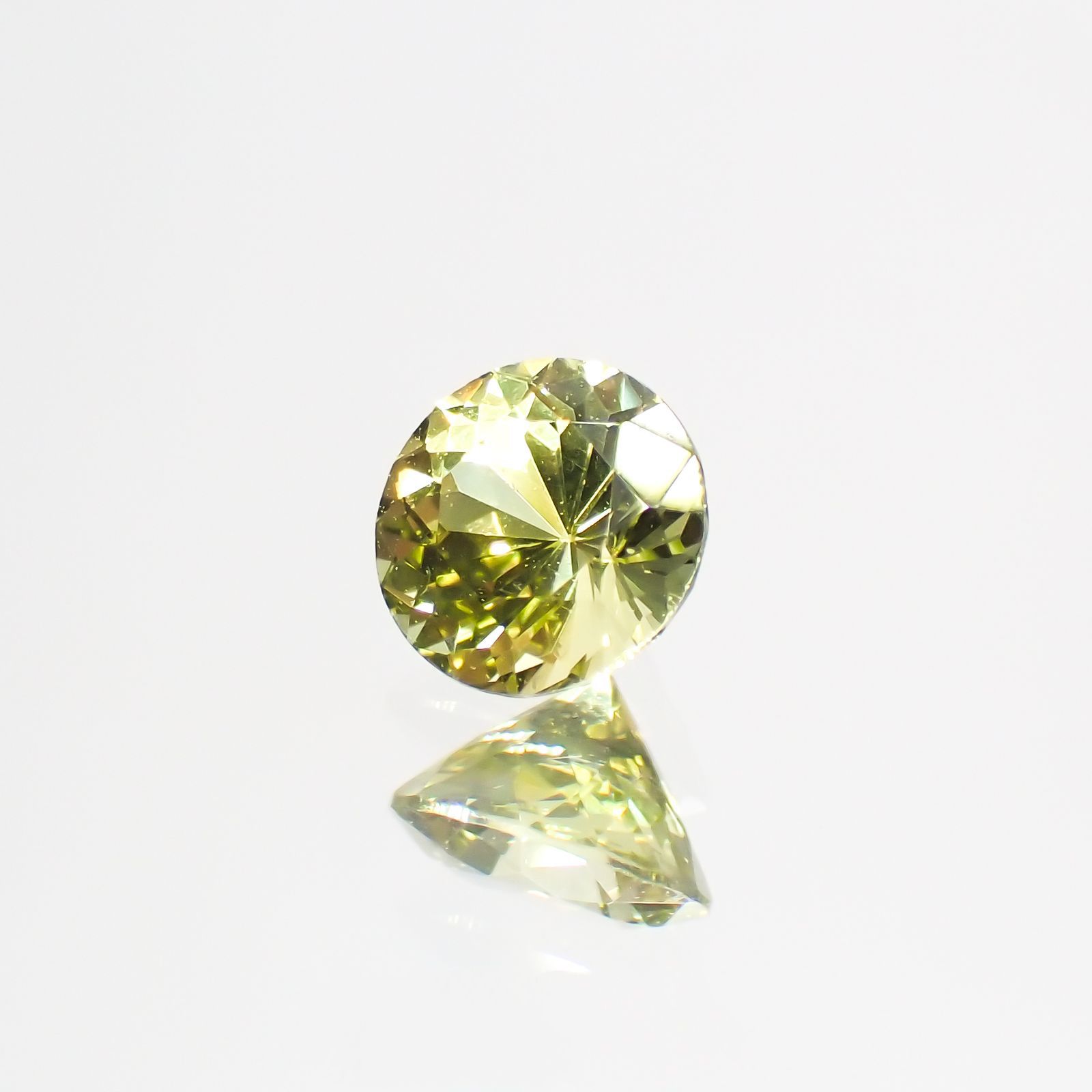クリソベリル(宝石名クリソベリル)マダガスカル産 0.35ct 識別済[220114493]4.1x4.1mm前後