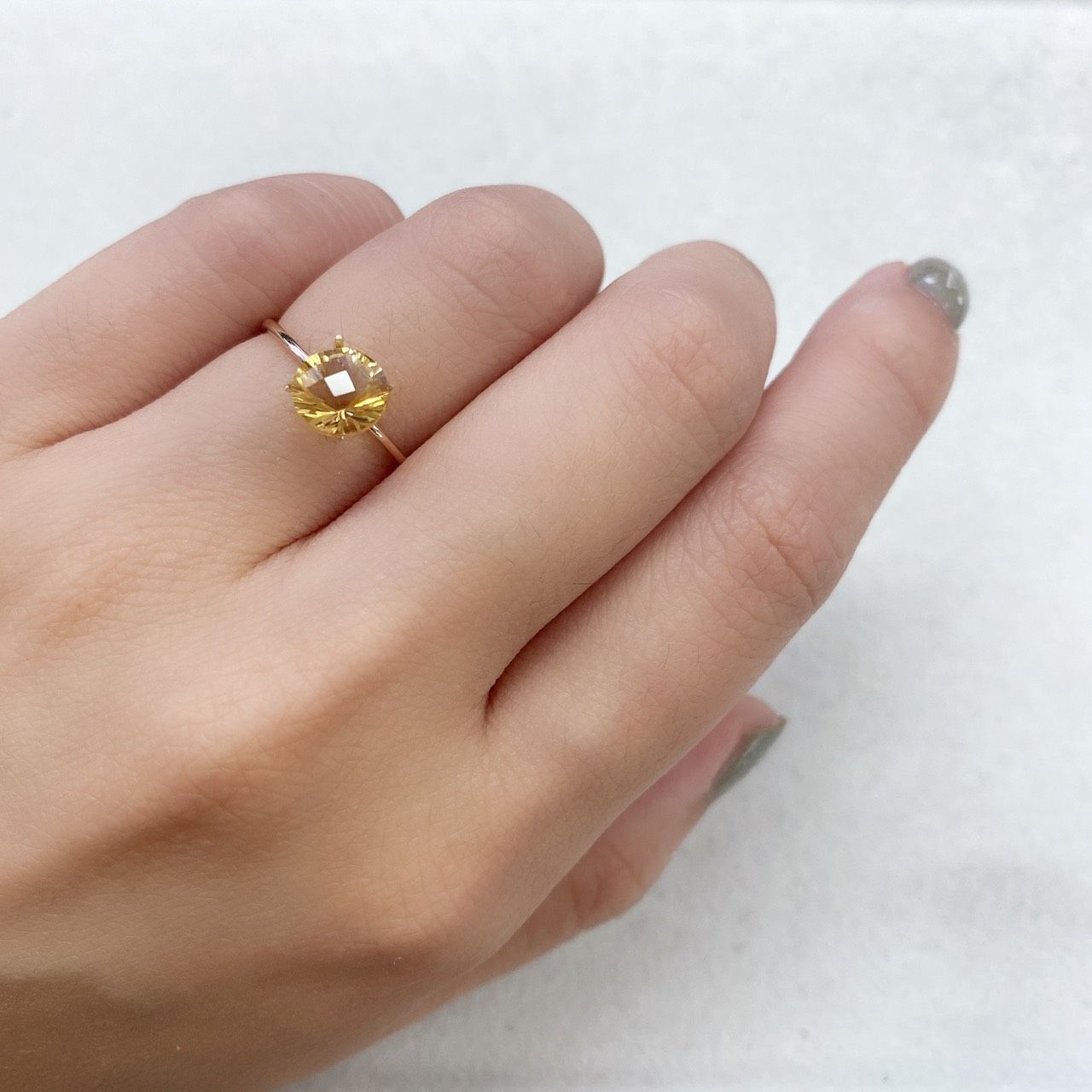 ◇チェッカーコンケーブカット◇シトリン(宝石名シトリン) ブラジル産 1.17ct 識別済[210913026]7×7mm前後