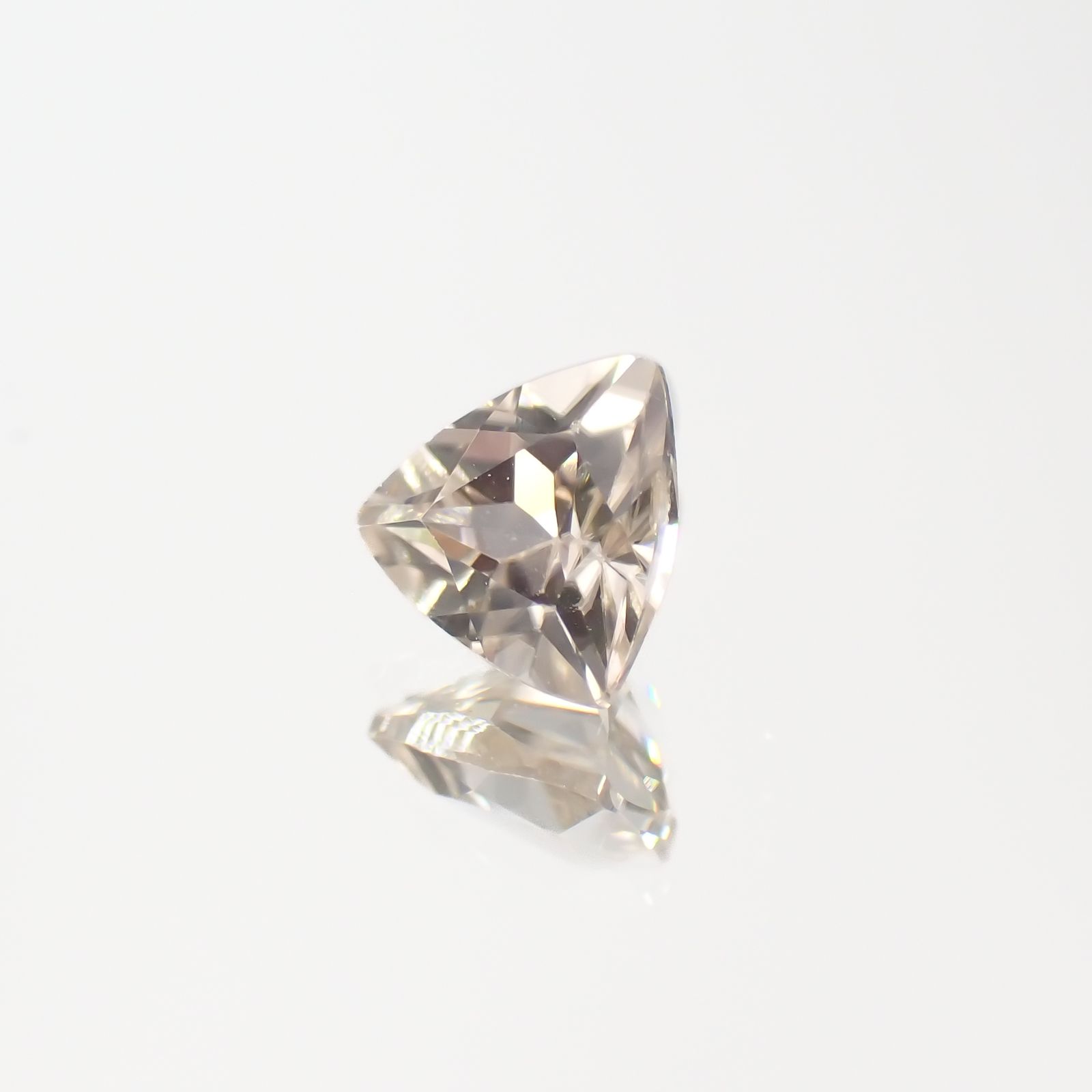 シャンパンカラージルコン スリランカ/カンボジア産 0.61ct[230421646]4.8x5mm前後
