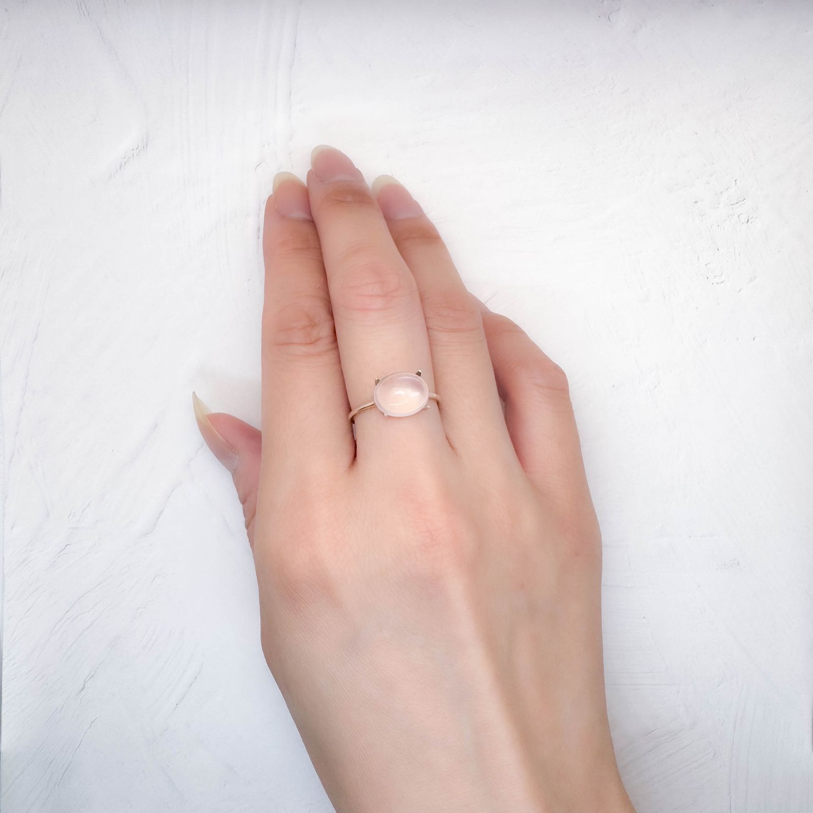 スターローズクォーツ マダガスカル産 2.32ct / 10.2x8.1mm前後 [250730820]