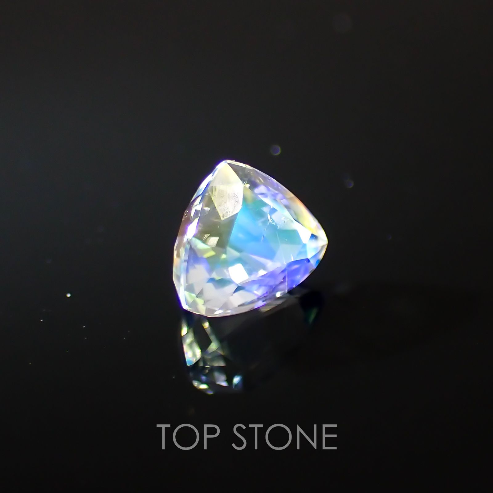 レインボームーンストーン(アンデシンラブラドライト) マダガスカル産 ルース 0.77ct[21059638]6.5×5.3mm前後 | TOP  STONE(トップストーン)