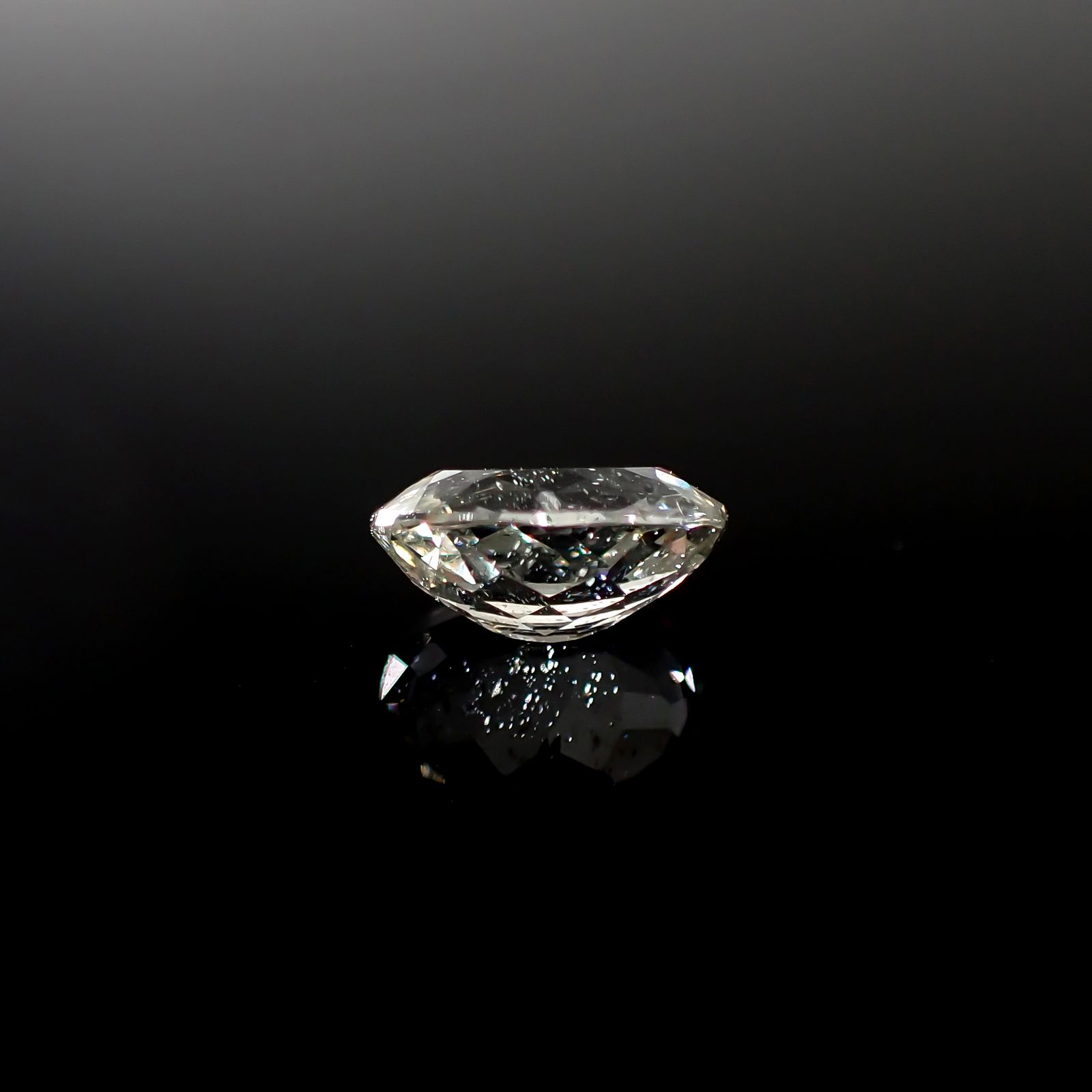 リリーパッドアパタイト フルオレッセンス アフリカ産 1.52ct [241129417]8.1x6.5mm前後