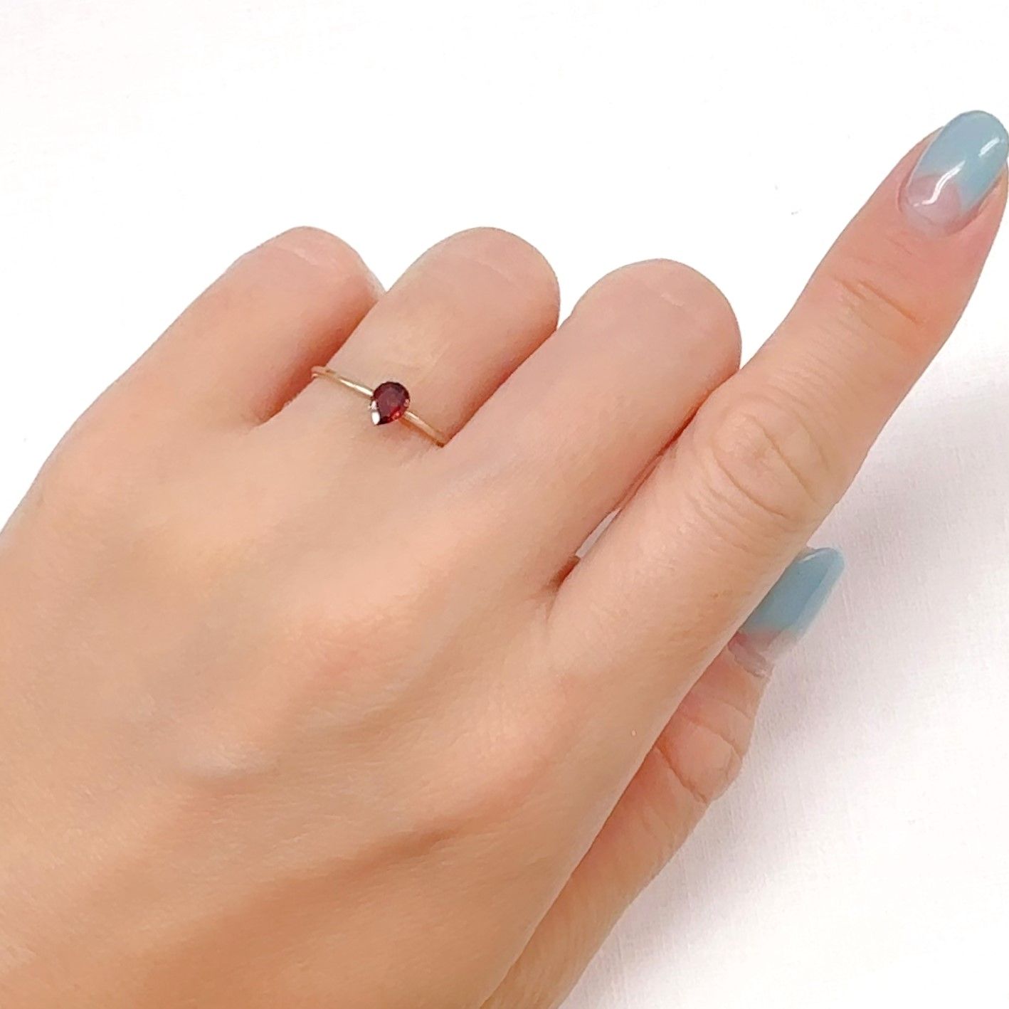 レッドスピネル(宝石名レッド・スピネル)タンザニア産 0.28ct 識別済[240728579]5x3.8mm前後