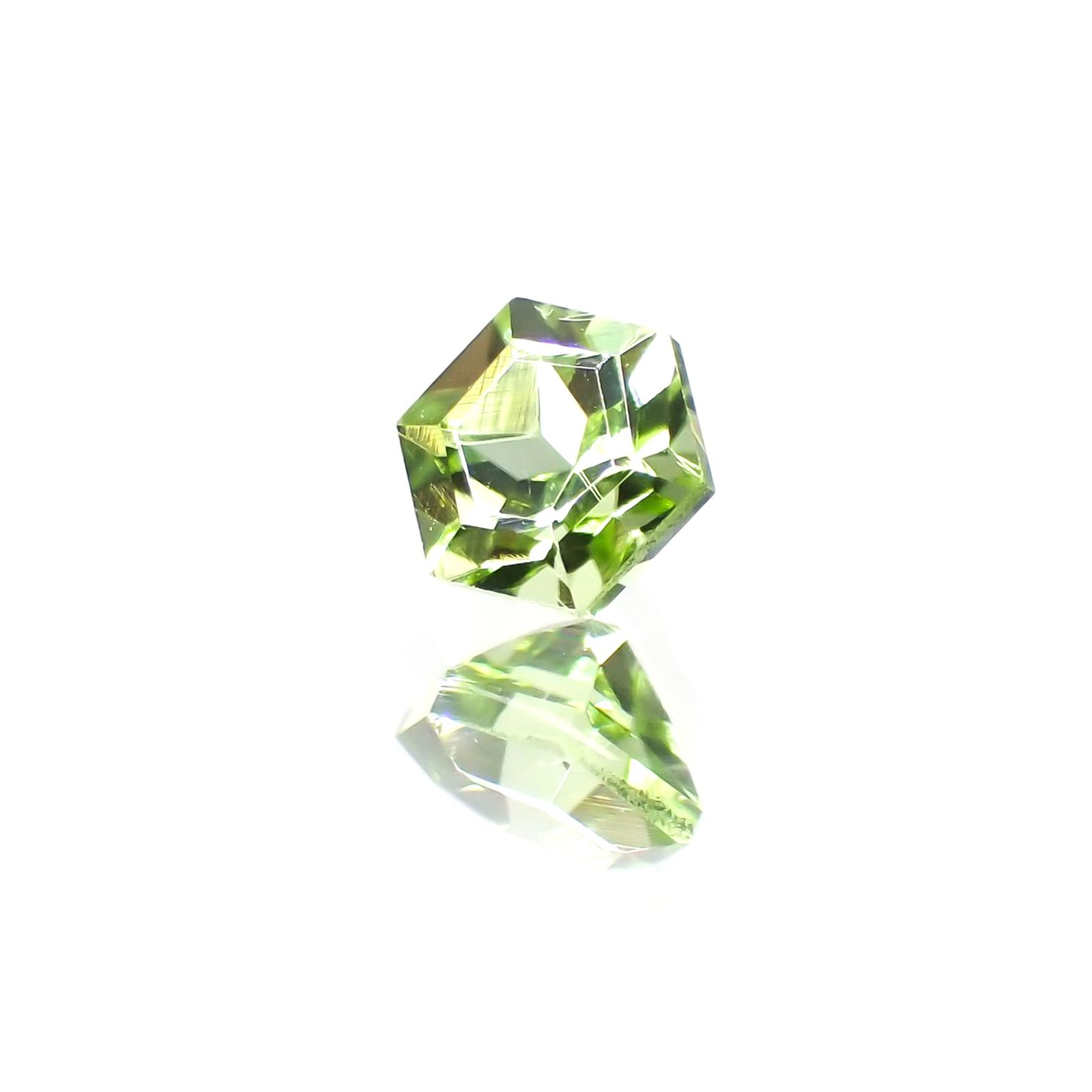 ◇ヘキサゴンカット◇ペリドット(宝石名ペリドット) パキスタン産 0.38ct 識別済[251013093]4×3.9mm前後
