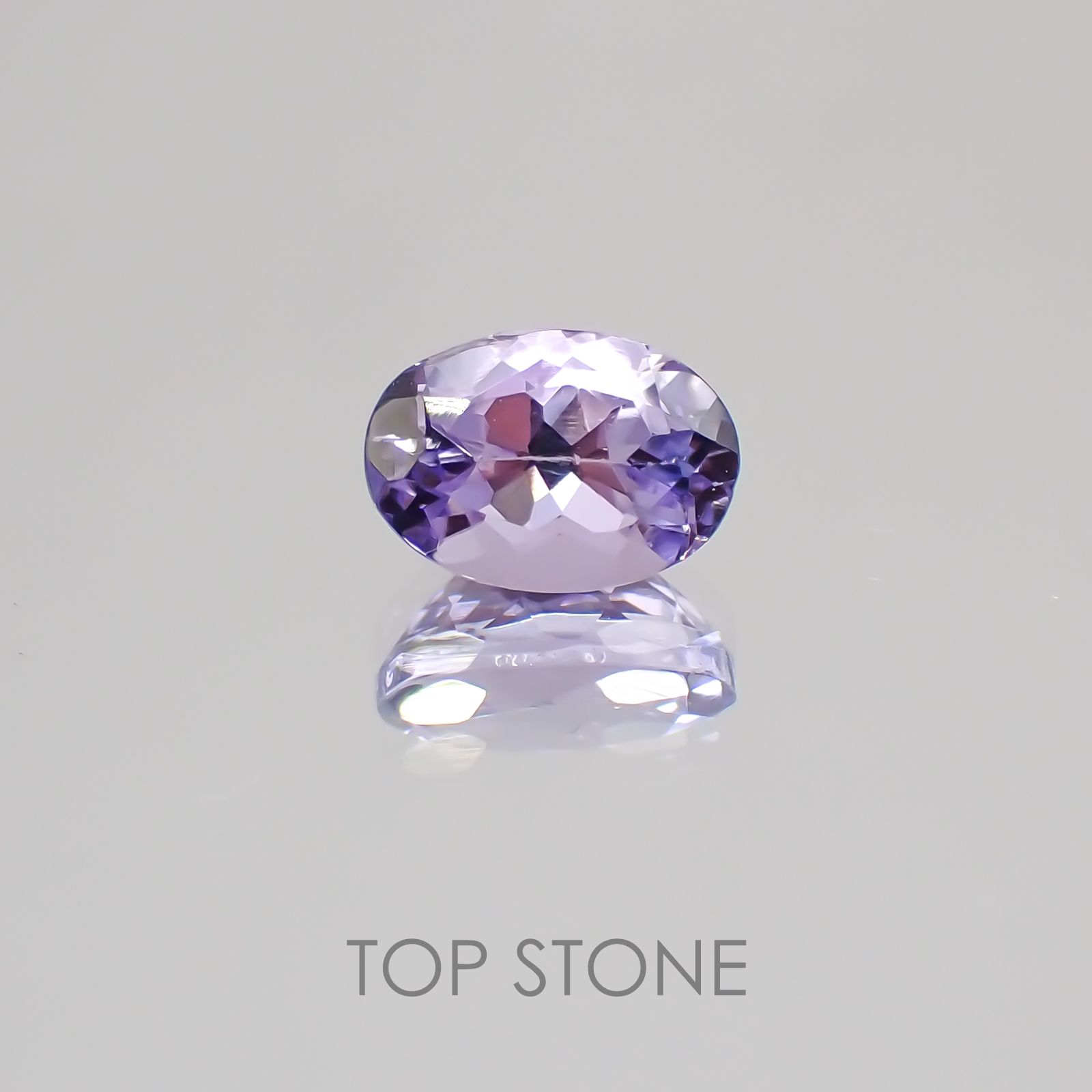ラベンダータンザナイト タンザニア産 ルース 0.61ct[21019348]6×4.1mm前後