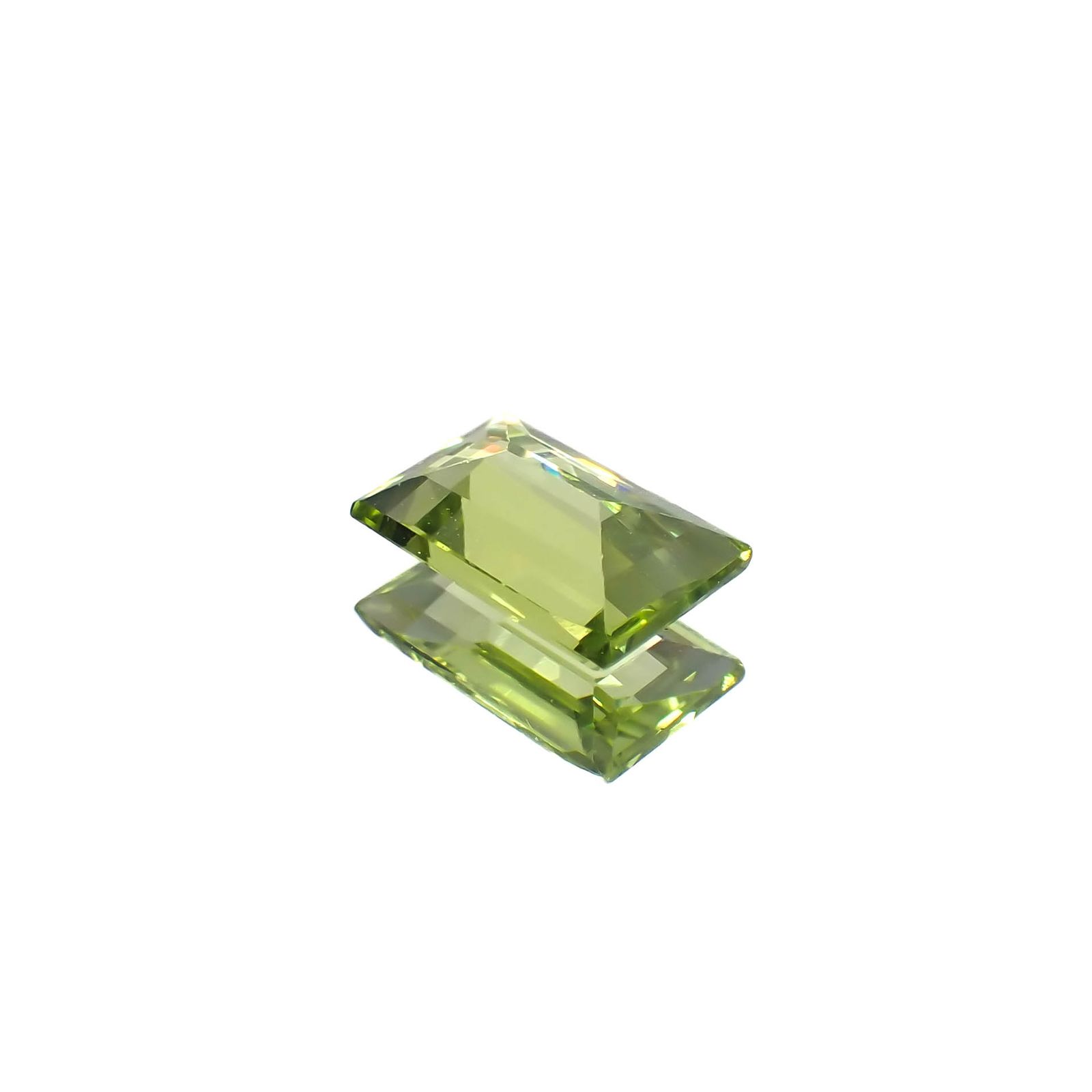 グリーンエンスタタイト(宝石名グリーン・エンスタタイト)カメルーン産 0.75ct 識別済[240125621]7.7x4.4mm前後