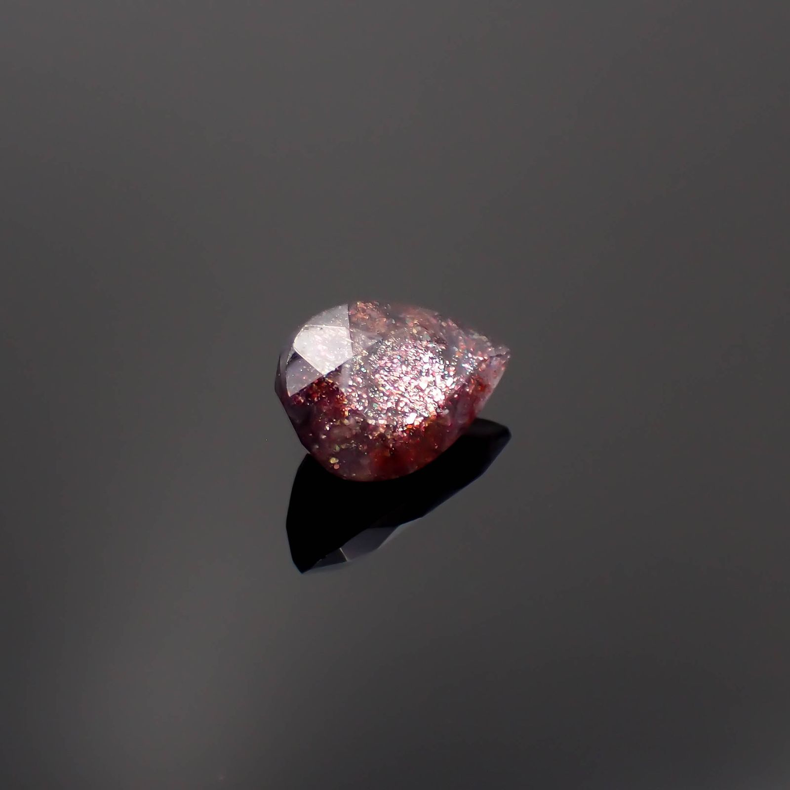 ブラッドショットアイオライト インド産 4.38ct[230622538]13.9x9.2mm前後