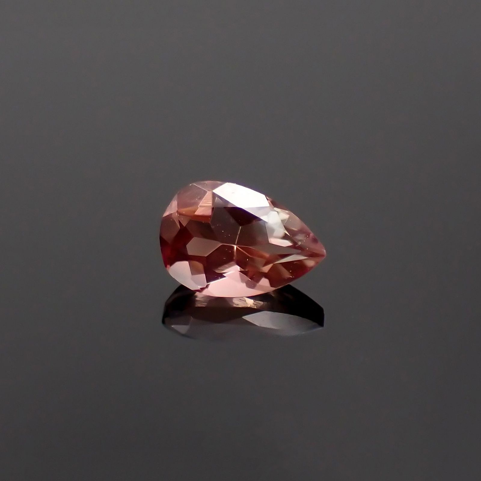 バイカラーアンデシン(宝石名アンデシン)チベット産 識別済 0.39ct / 6x4.1mm前後 [260320828]