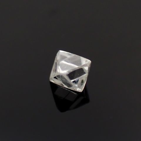 ソーヤブルダイヤモンド 原石(トライゴンあり・薄/Trigon) ロシア産 0.092ct[230923470]2.8x2.8mm前後