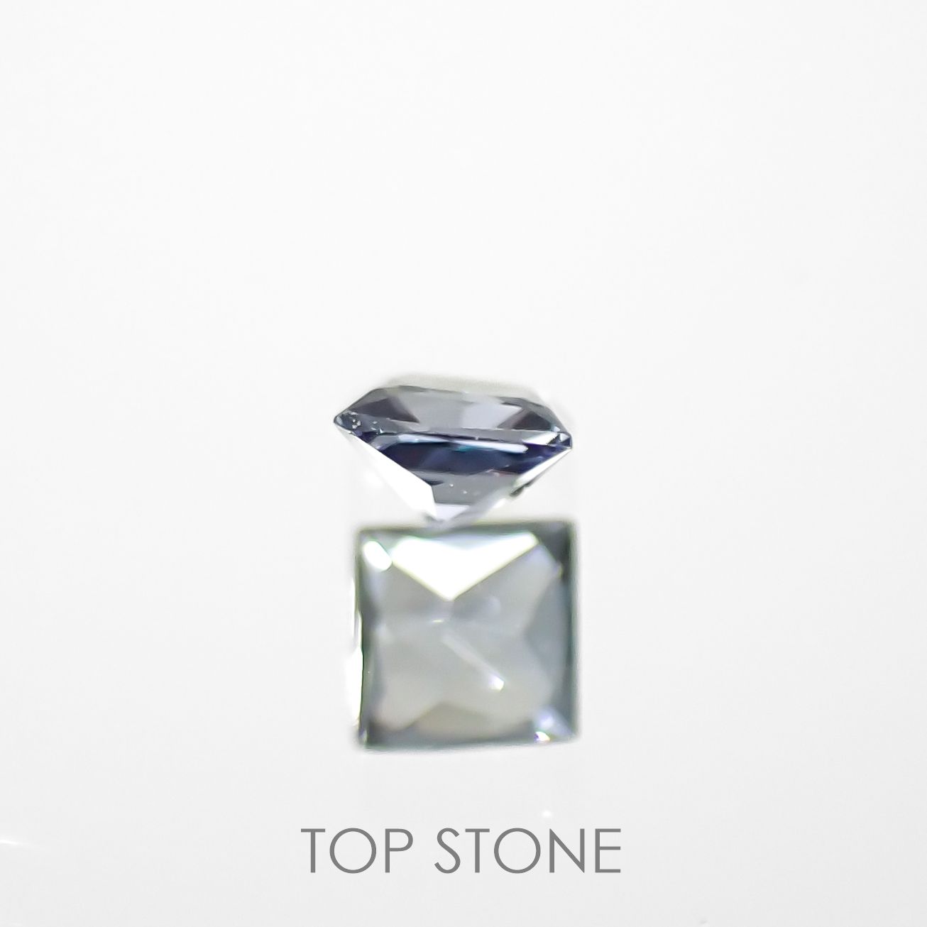 ◇プリンセスカット◇カラーチェンジガーネット アレキタイプ マダガスカル・ベキリー産 0.093ct[230119888]2.5x2.4mm前後