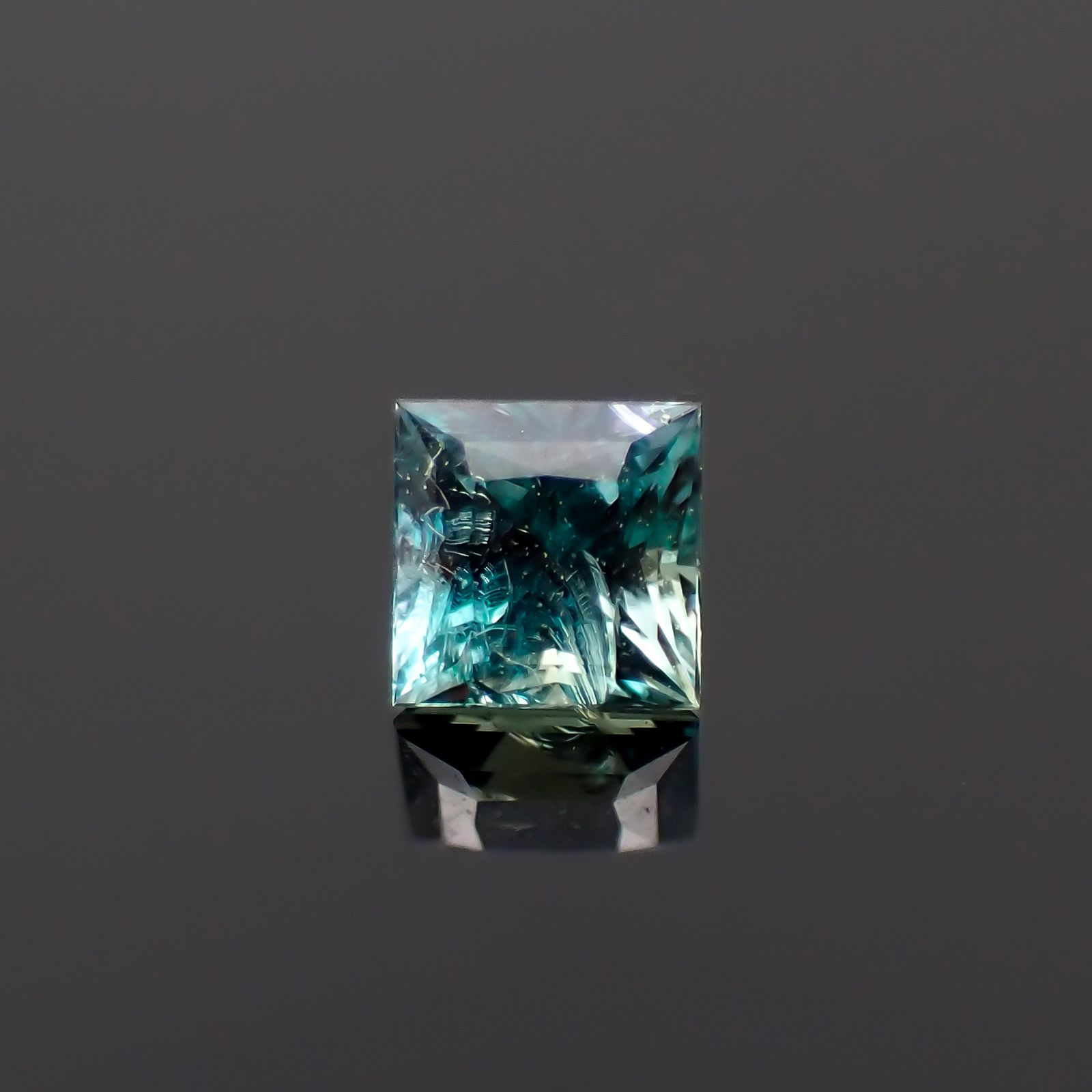 ◇プリンセスカット◇アレキサンドライト ブラジル産 0.14ct[230522057]2.7x2.7mm前後