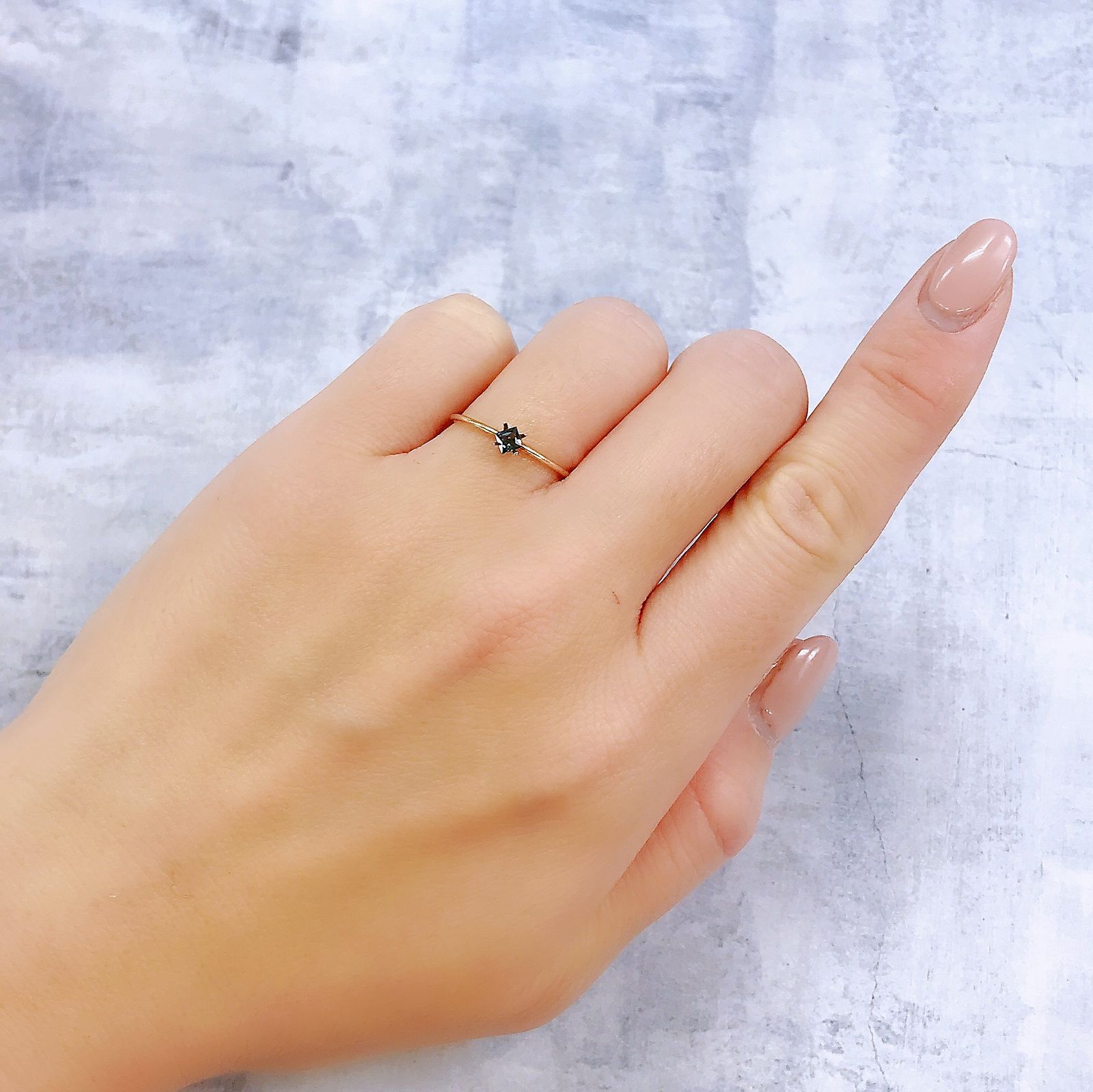 ◇プリンセスカット◇カラーチェンジガーネット アレキタイプ(宝石名ガーネット)マダガスカル・ベキリー産 0.16ct 識別済[221219616]2.8x2.8mm前後