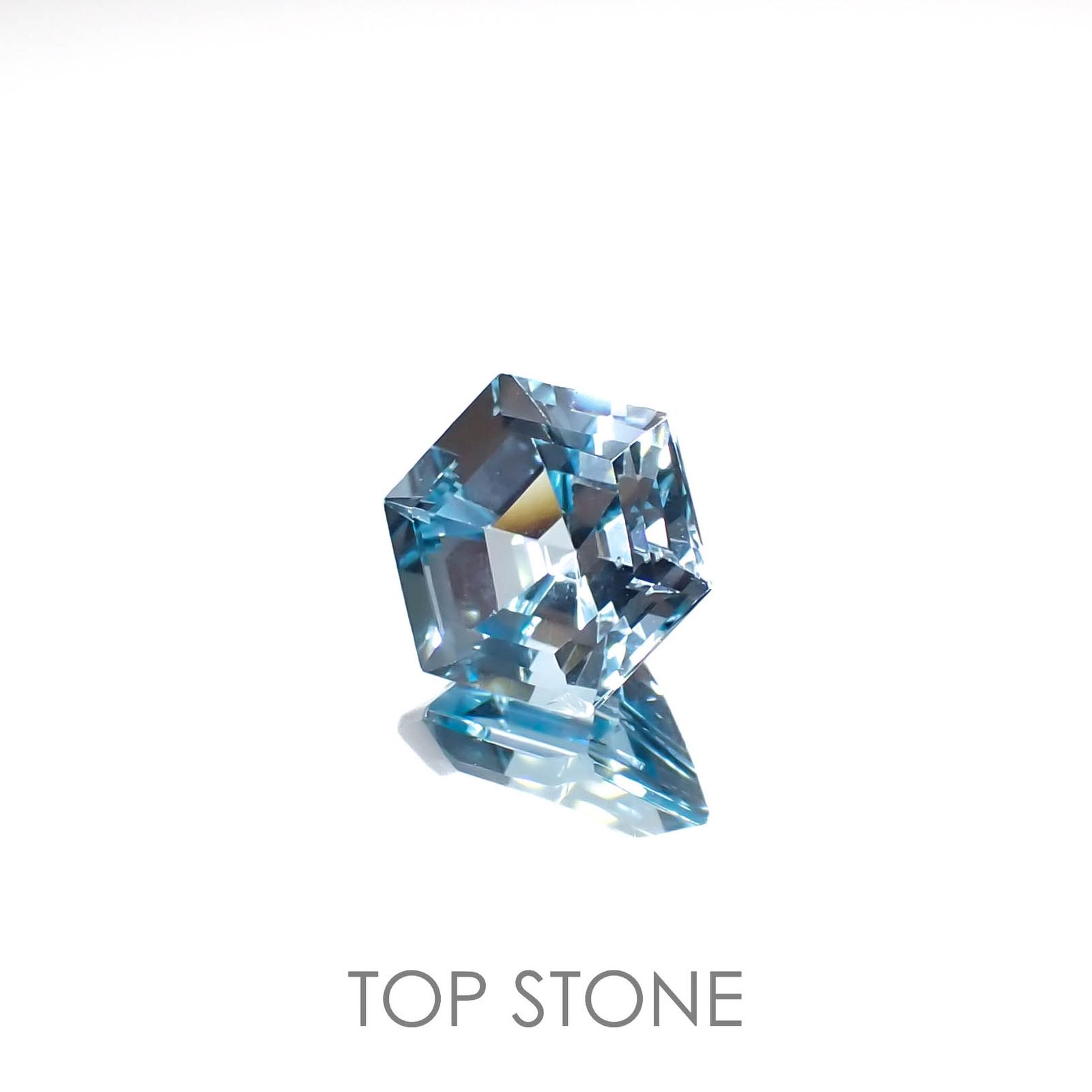 ◇ヘキサゴンカット◇ブルートパーズ ブラジル産 5.27ct[221219362]10x10mm前後