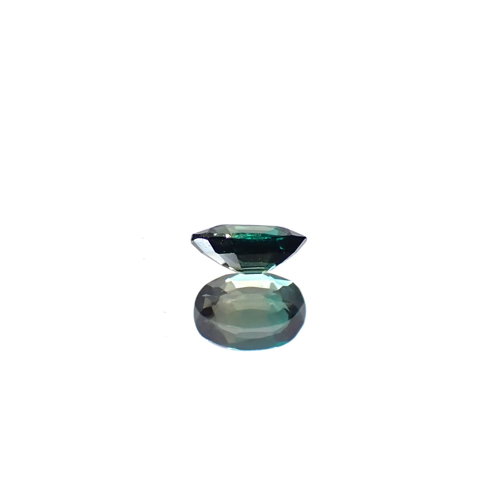 グランディディエライト(宝石名グランディディエライト)マダガスカル産 0.14ct 識別済[241229533]4.1x3mm前後